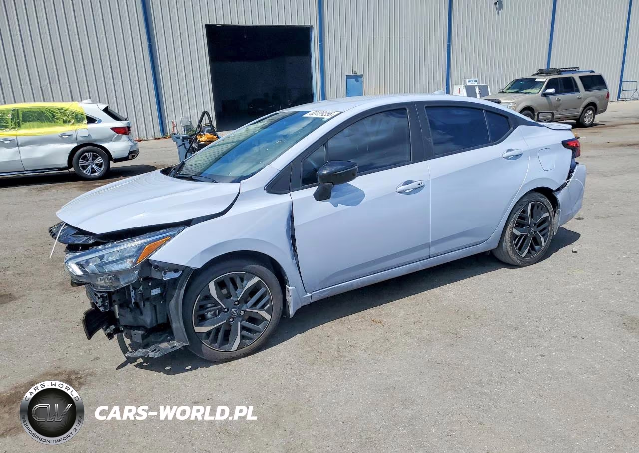 2023 Nissan Versa Sr – zdjęcie 1 z 13