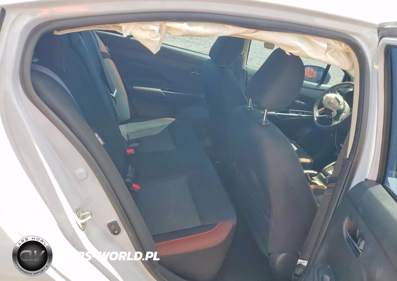 2023 Nissan Versa Sr VIN:3N1CN8FVXPL861251 - 10