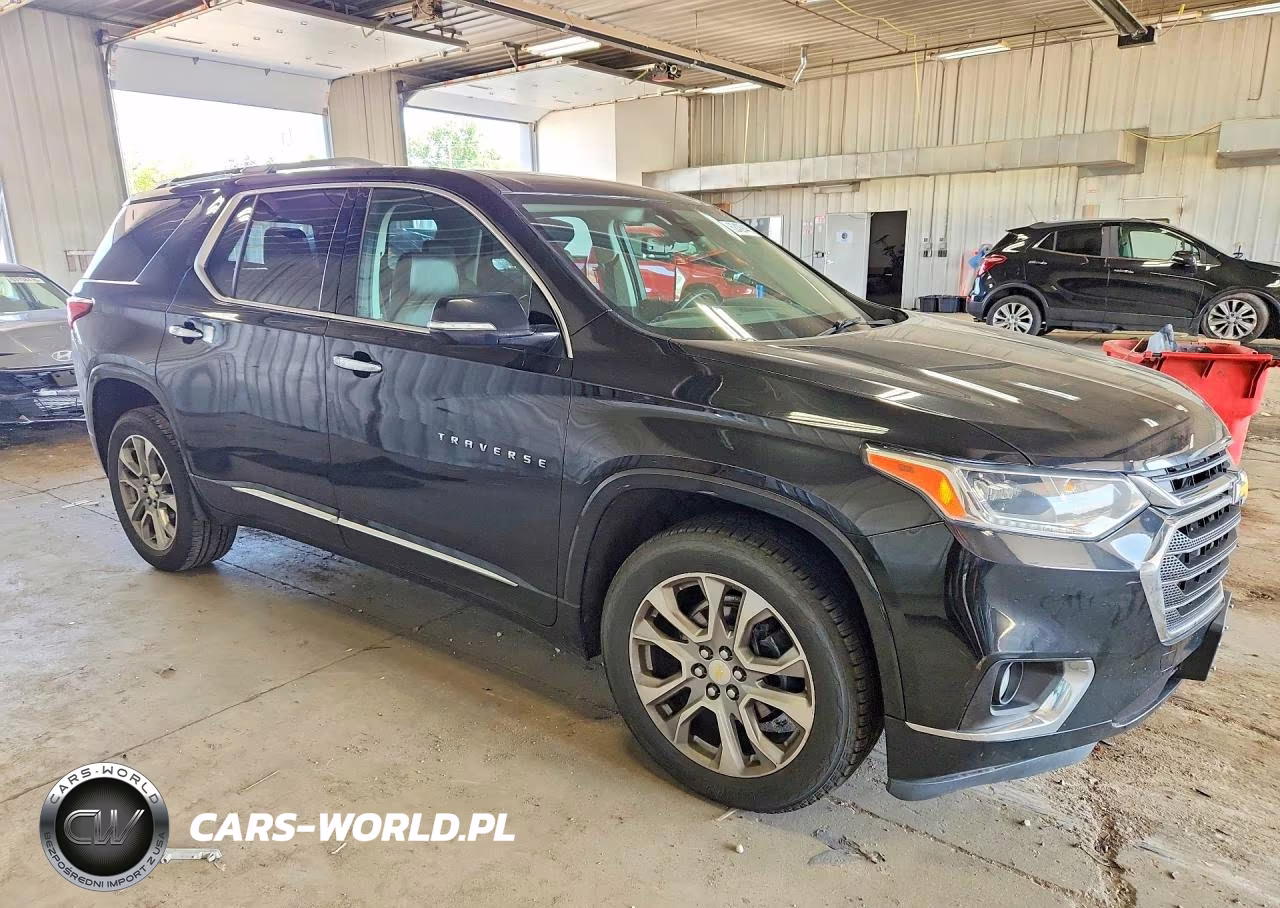 2018 Chevrolet Traverse Premier VIN:1GNEVJKW9JJ108215 - 4