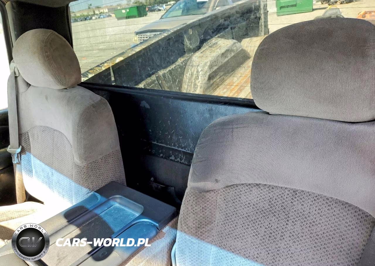 1999 Chevrolet Silverado C1500 VIN:1GCEC14W6XE125907 - 10