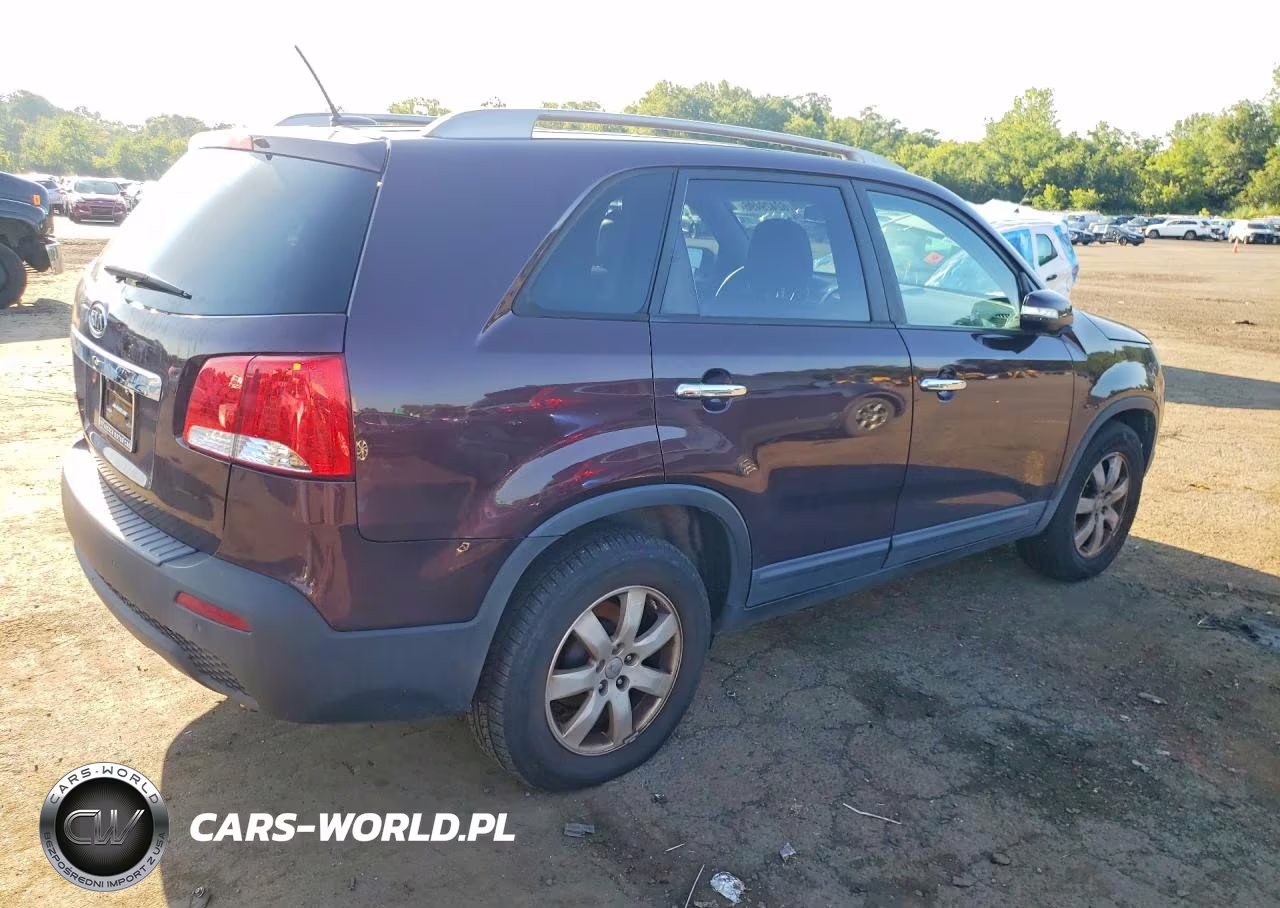 2013 Kia Sorento Lx VIN:5XYKT4A65DG329917 - 3
