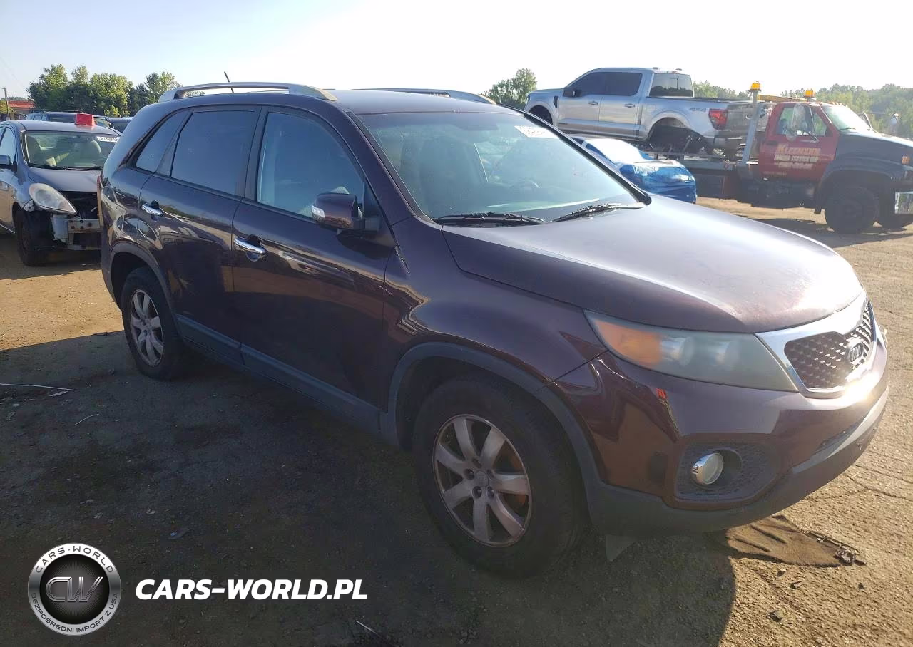 2013 Kia Sorento Lx VIN:5XYKT4A65DG329917 - 4