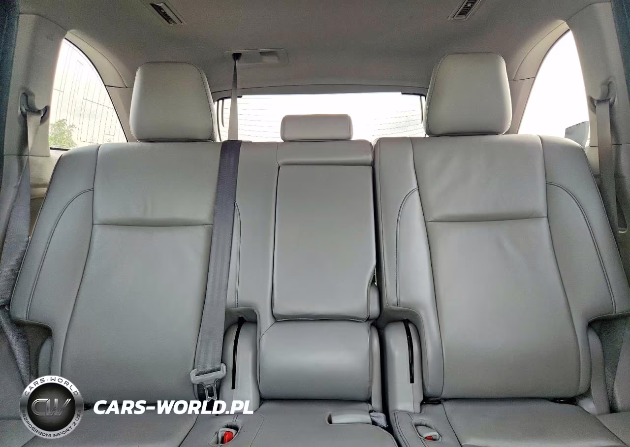 2019 Toyota Highlander Xle VIN:5TDJZRFH0KS570818 - 10