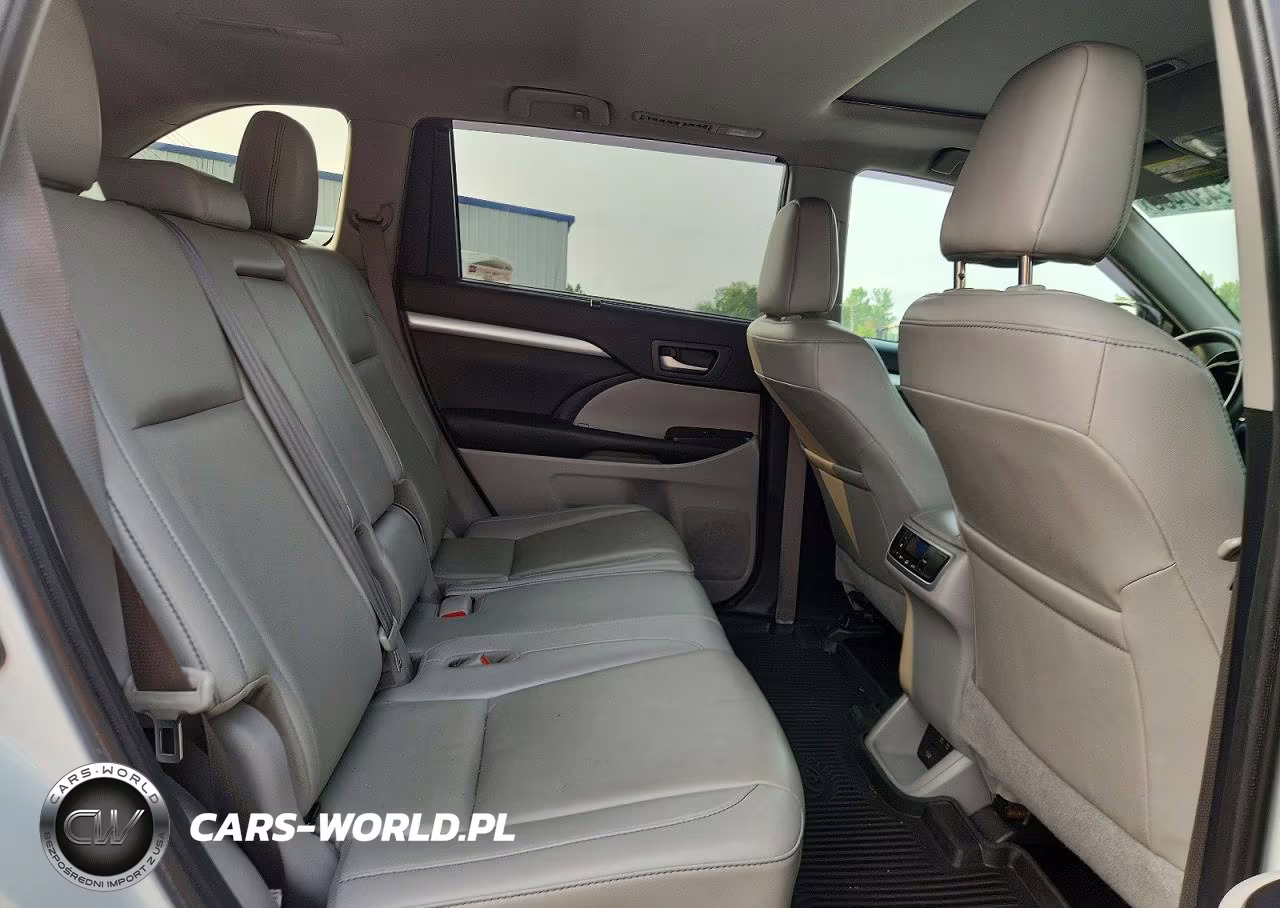 2019 Toyota Highlander Xle VIN:5TDJZRFH0KS570818 - 11