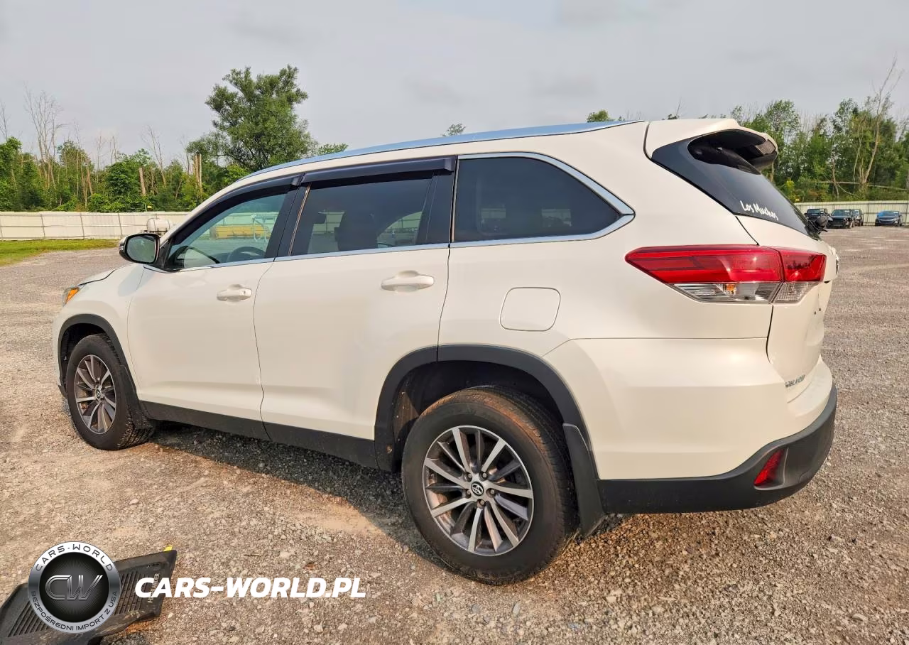 2019 Toyota Highlander Xle VIN:5TDJZRFH0KS570818 - 2