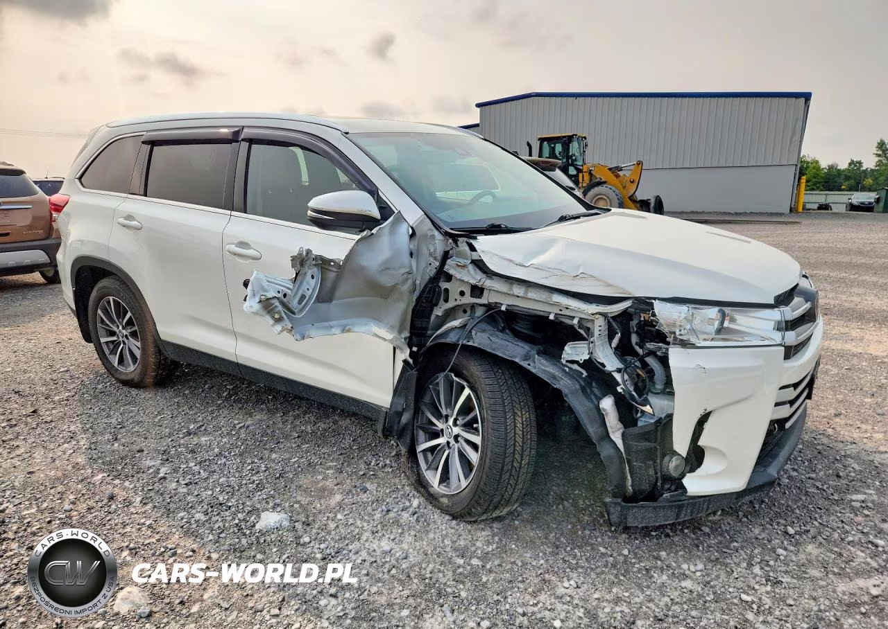 2019 Toyota Highlander Xle VIN:5TDJZRFH0KS570818 - 4