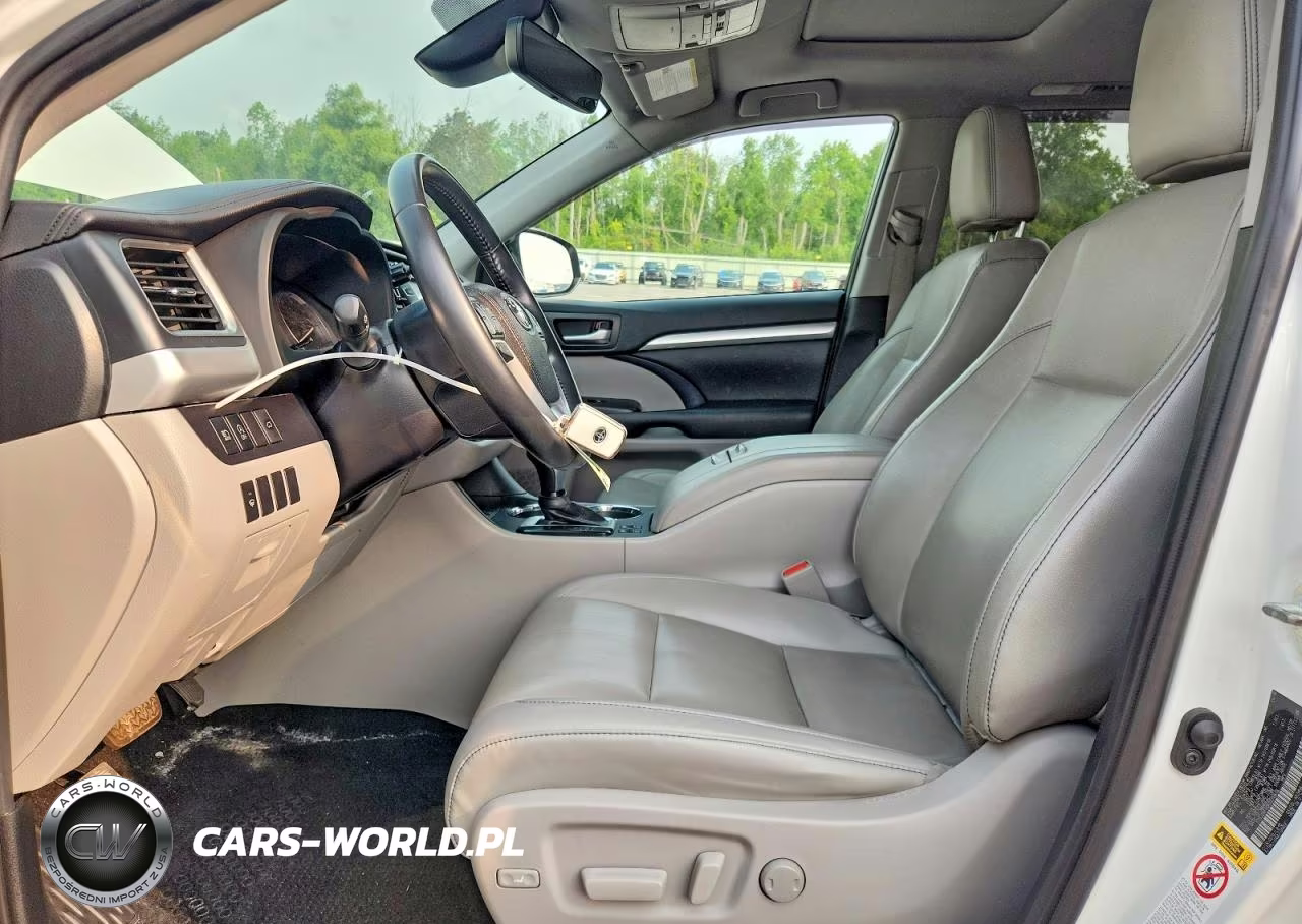 2019 Toyota Highlander Xle VIN:5TDJZRFH0KS570818 - 7