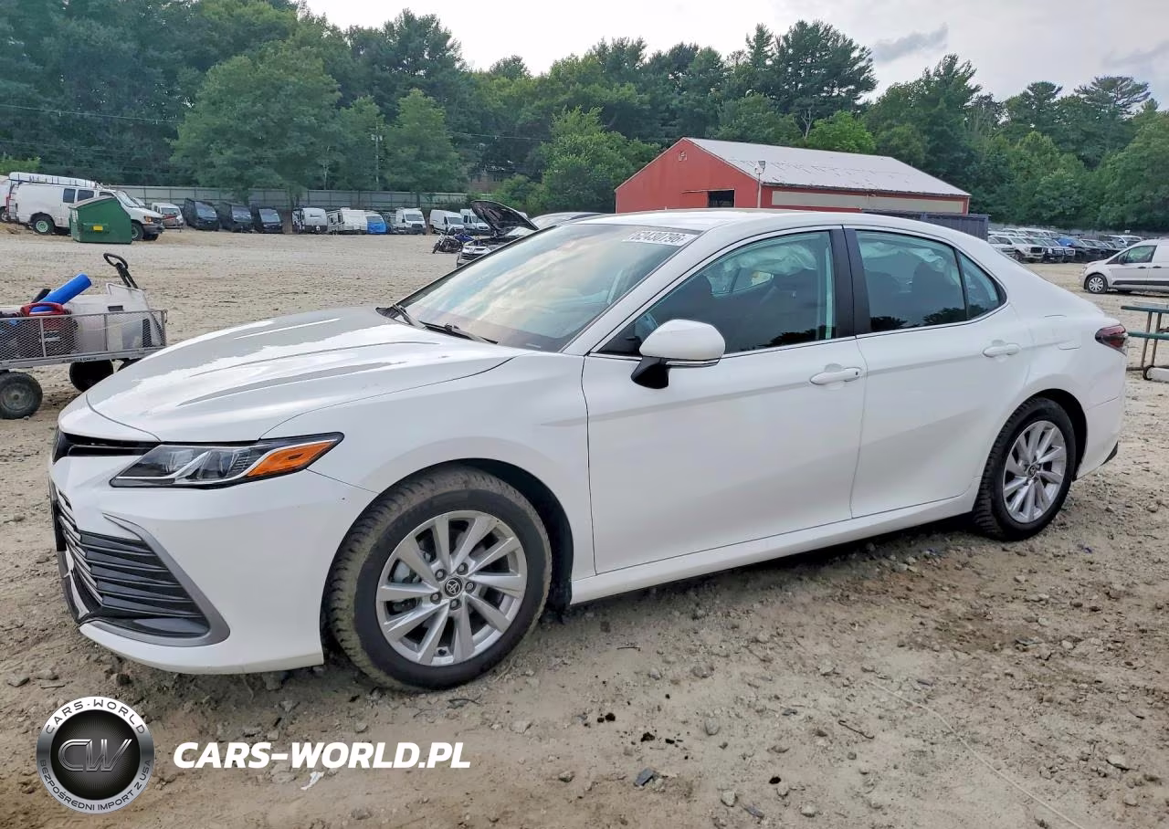 2024 Toyota Camry Le – zdjęcie 1 z 12