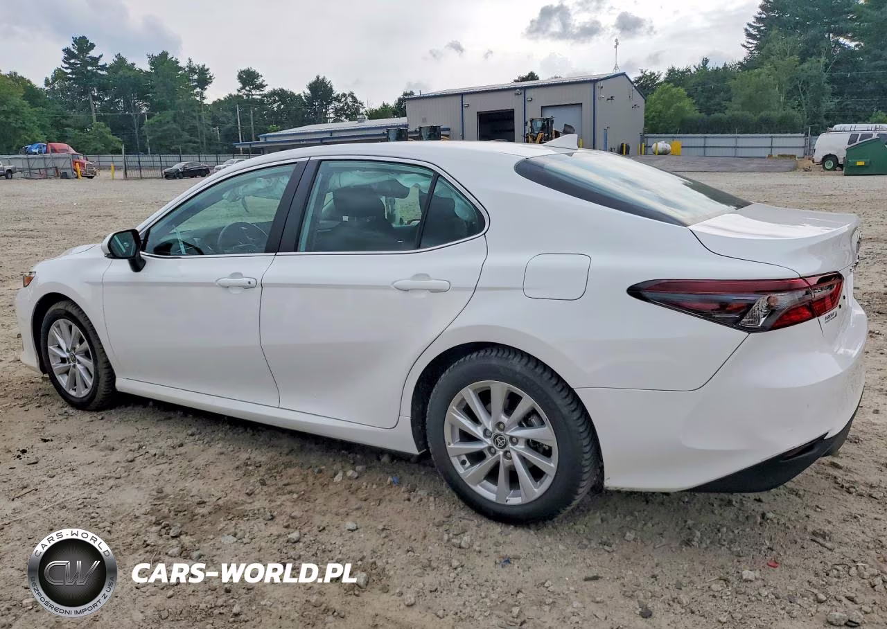 2024 Toyota Camry Le VIN:4T1C11BK2RU112945 - 2