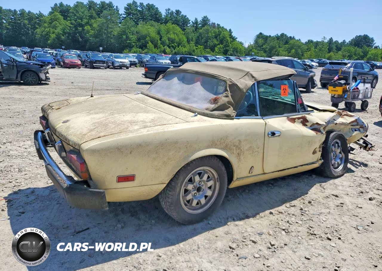 1982 Fiat 124 Spider VIN:ZFAAS00B9C5003770 - 3