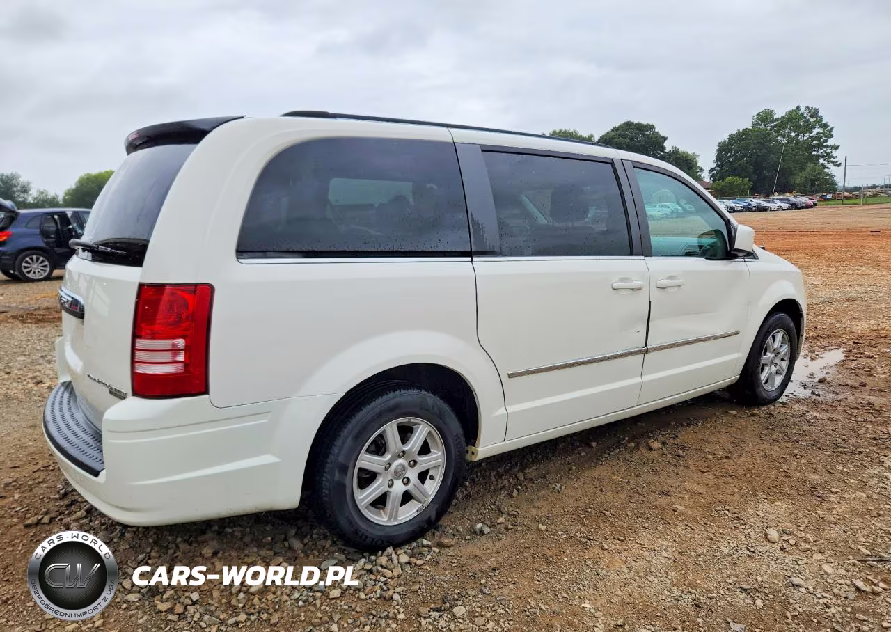 2010 Chrysler Town & Country Touring VIN:2A4RR5D17AR466829 - 3