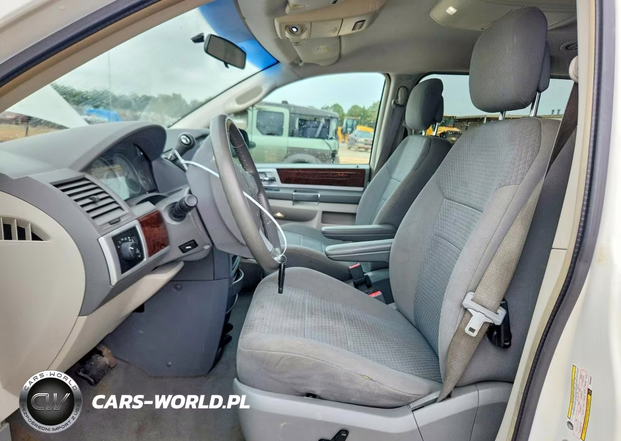 2010 Chrysler Town & Country Touring VIN:2A4RR5D17AR466829 - 7
