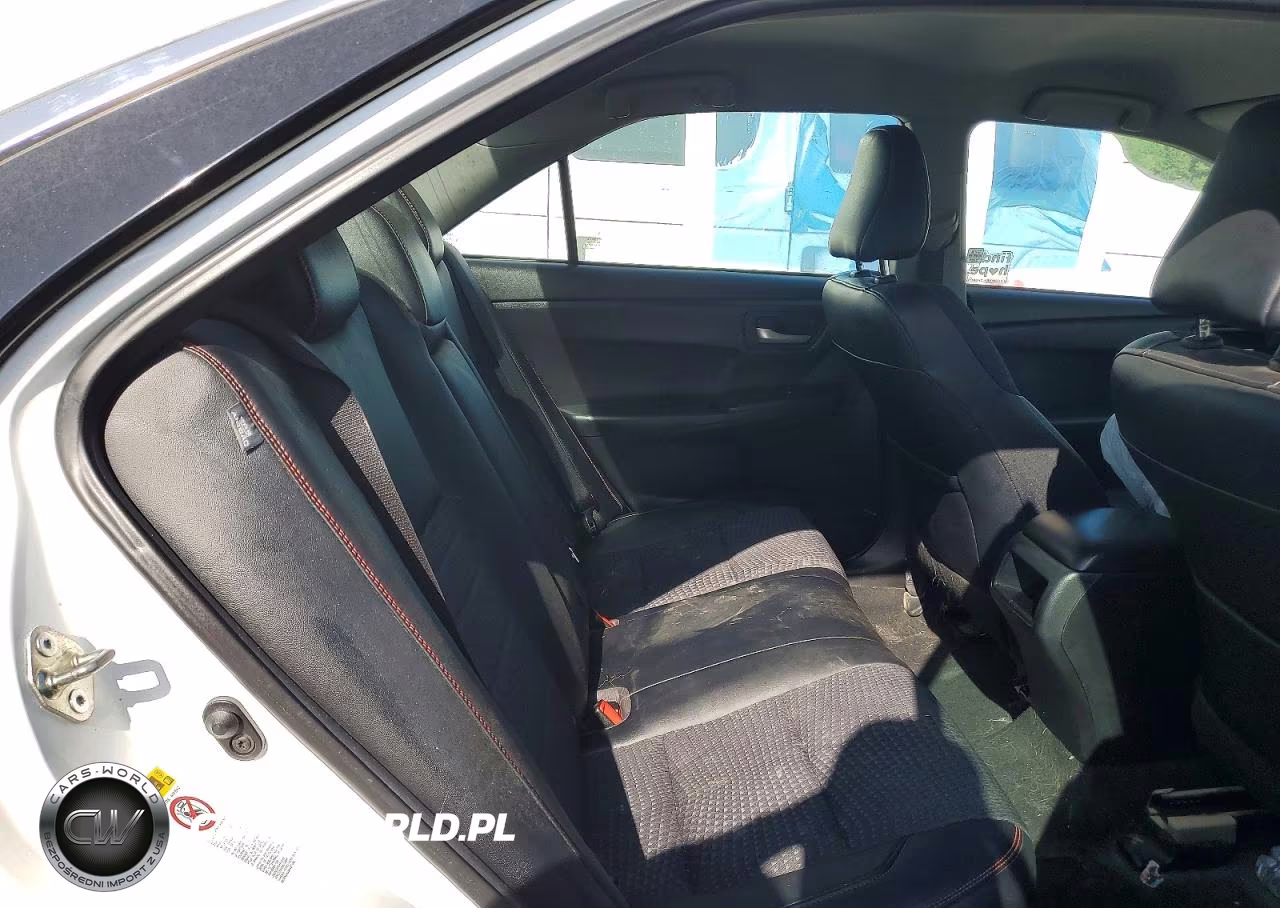 2015 Toyota Camry Se VIN:4T1BF1FK7FU110689 - 10