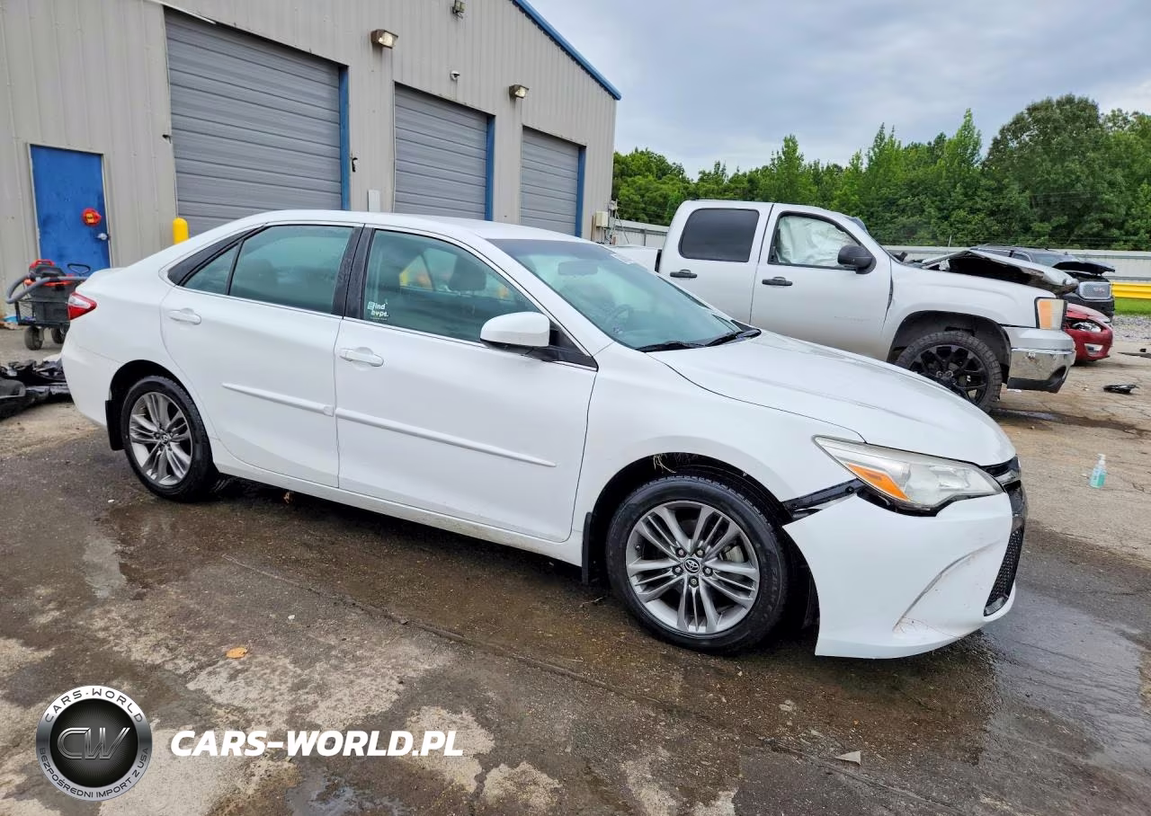 2015 Toyota Camry Se VIN:4T1BF1FK7FU110689 - 4
