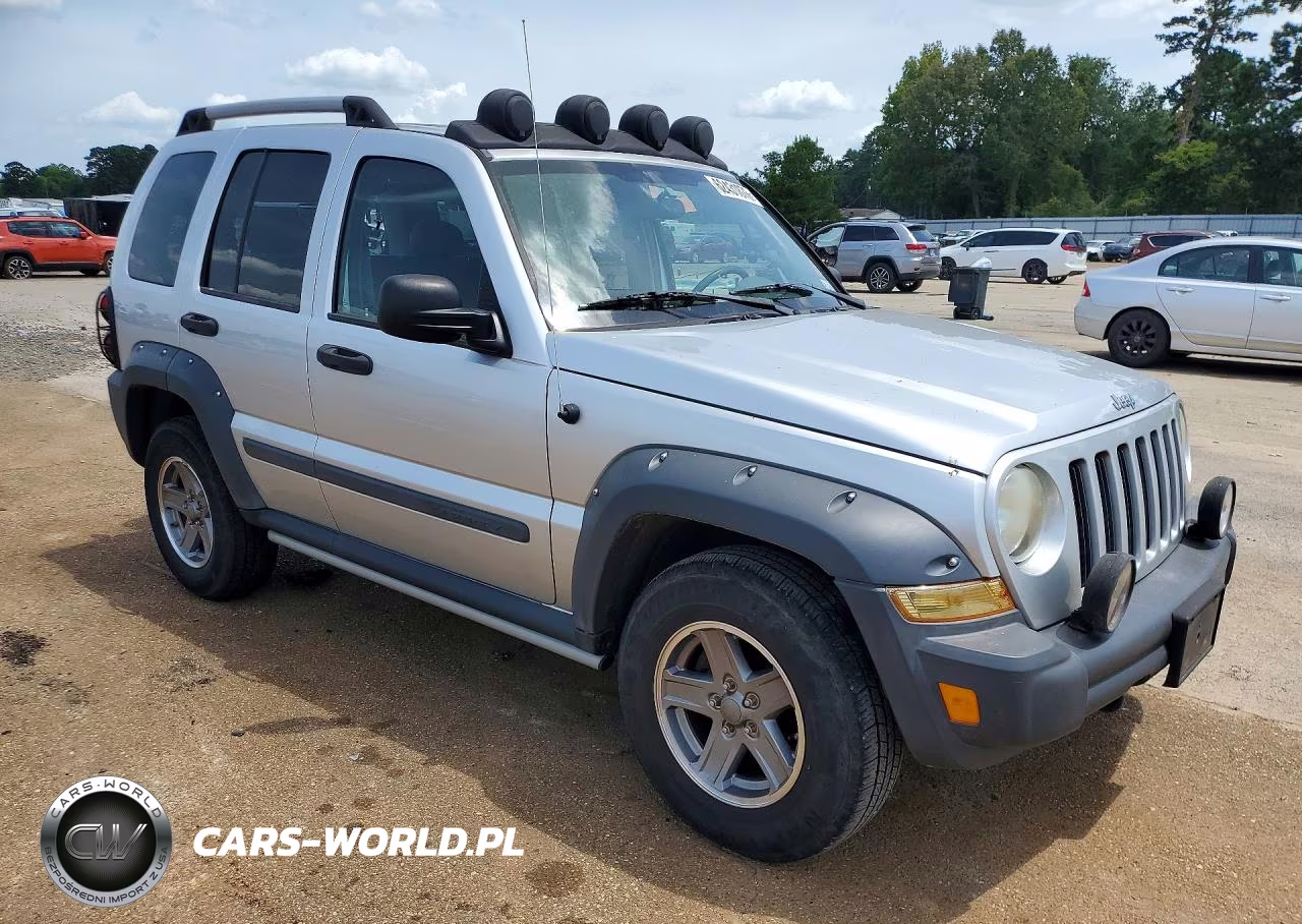 2005 Jeep Liberty Renegade VIN:1J4GK38K95W654123 - 4