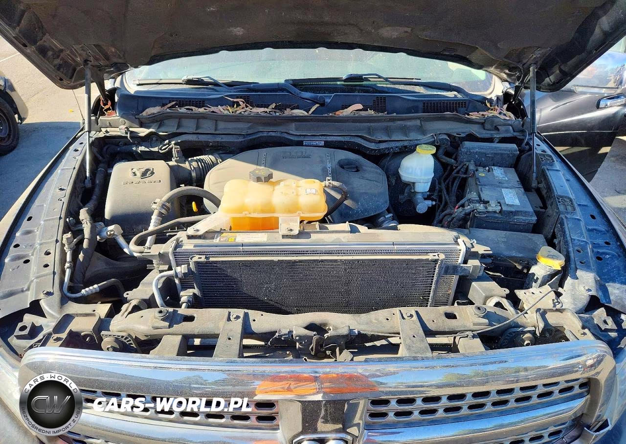 2018 Ram 1500 Laramie VIN:1C6RR7NM6JS253449 - 11