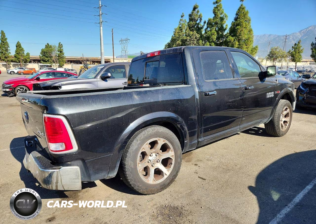 2018 Ram 1500 Laramie VIN:1C6RR7NM6JS253449 - 3
