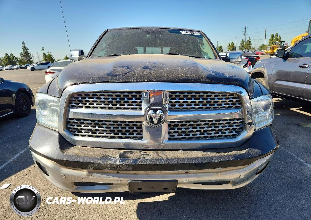 2018 Ram 1500 Laramie VIN:1C6RR7NM6JS253449 - 5