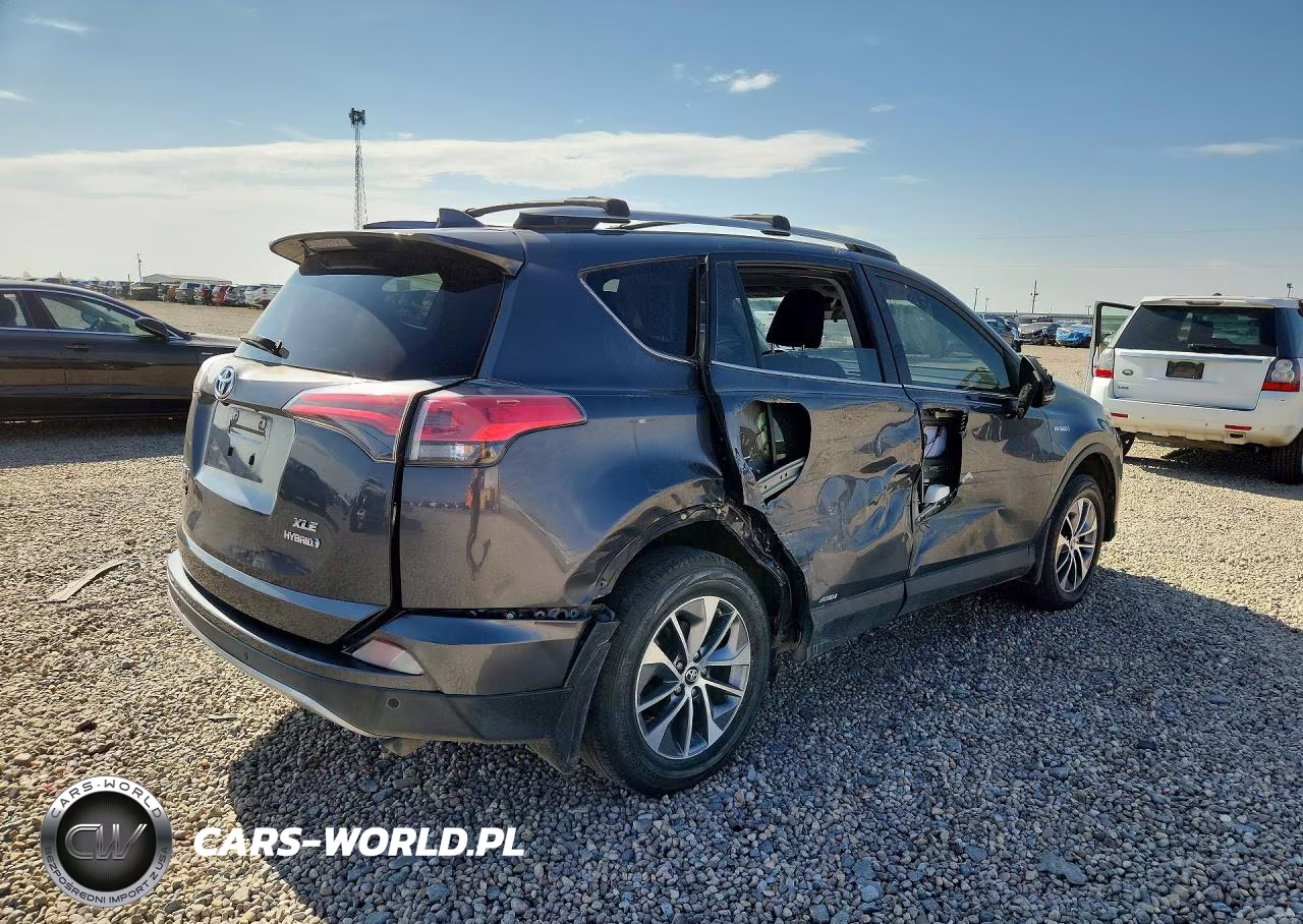 2018 Toyota Rav4 Hybrid Le VIN:JTMRJREVXJD185651 - 3