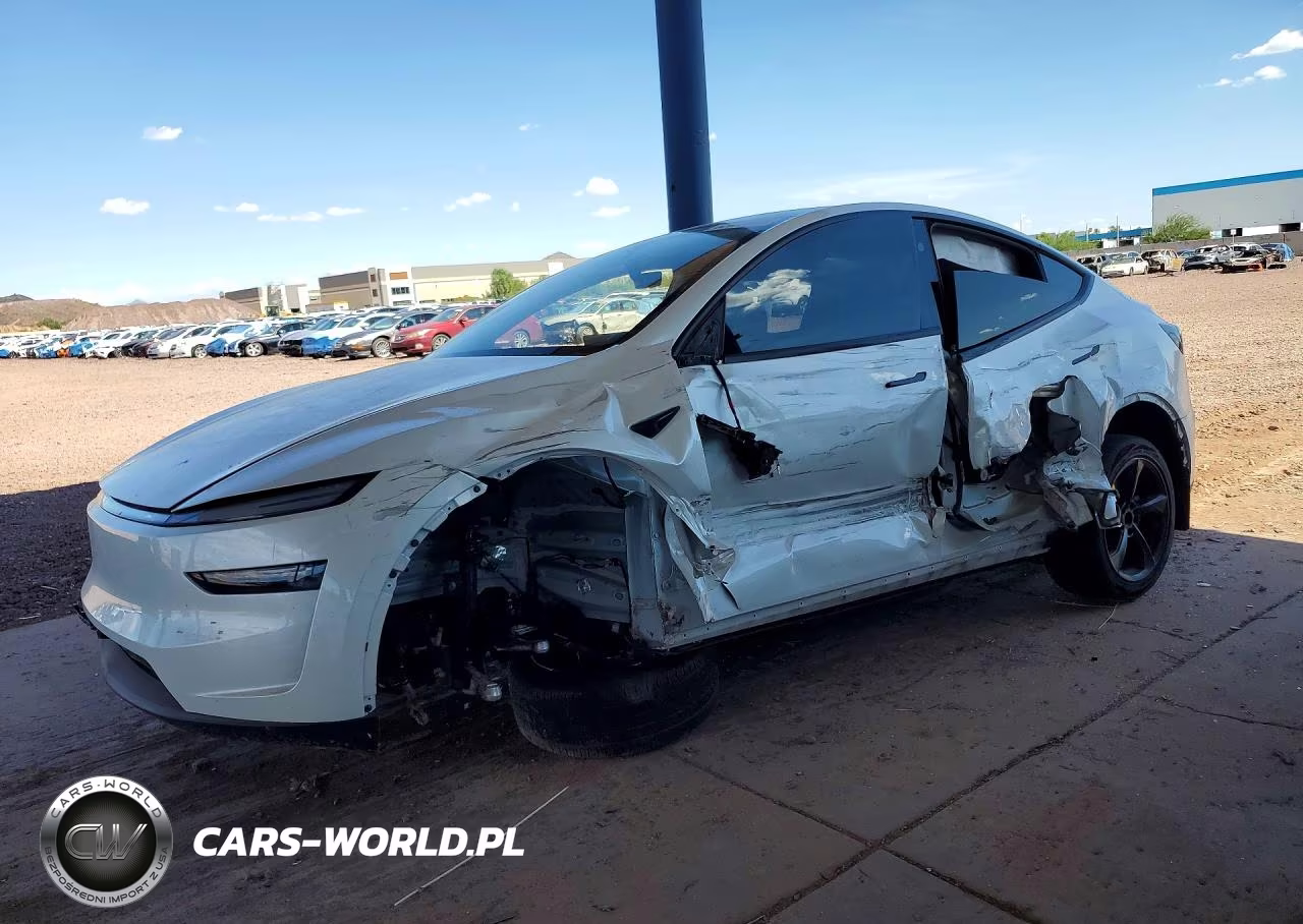 2026 Tesla Model Y – zdjęcie 1 z 12