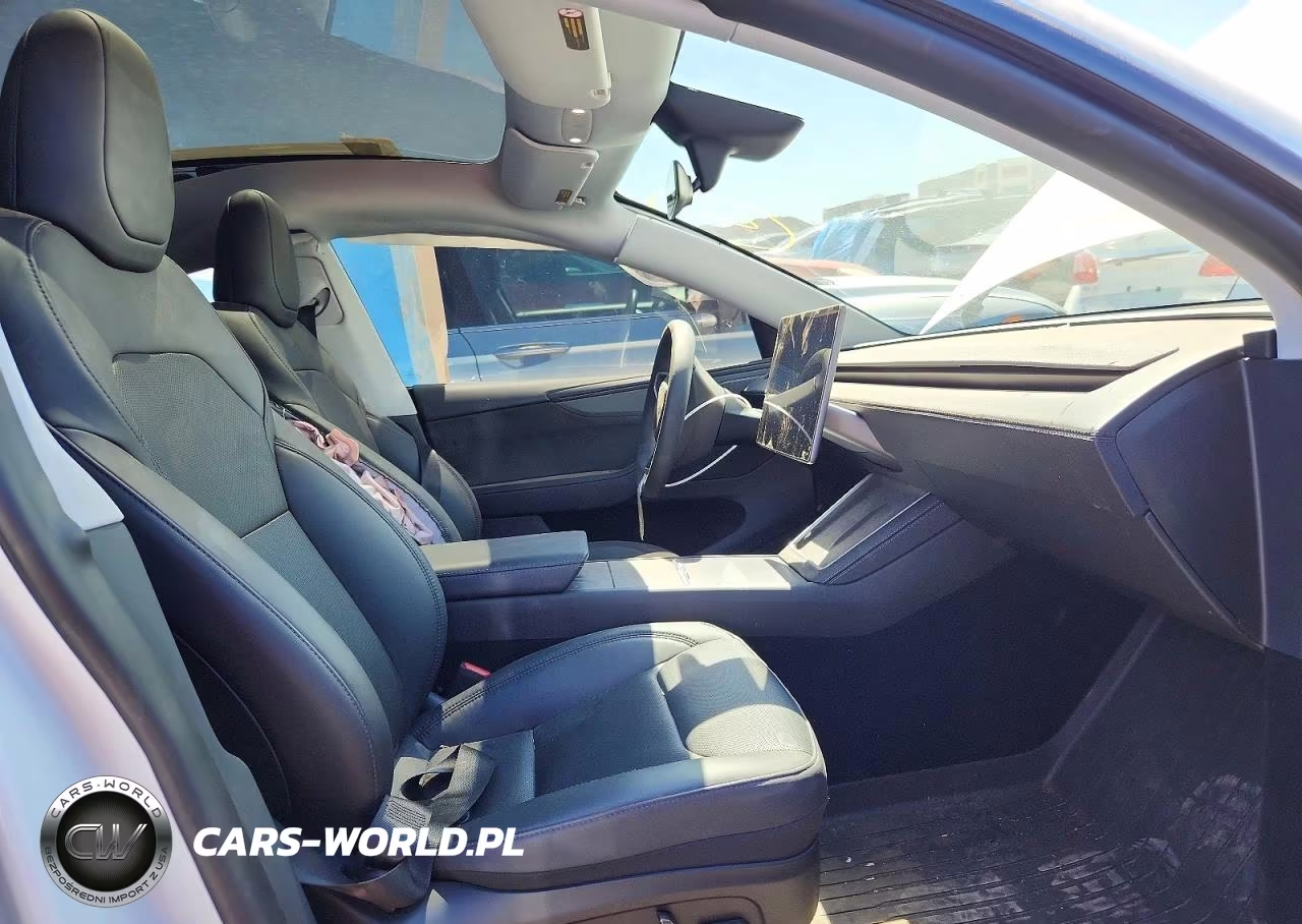 2026 Tesla Model Y VIN:7SAYGDEE2TF345792 - 7