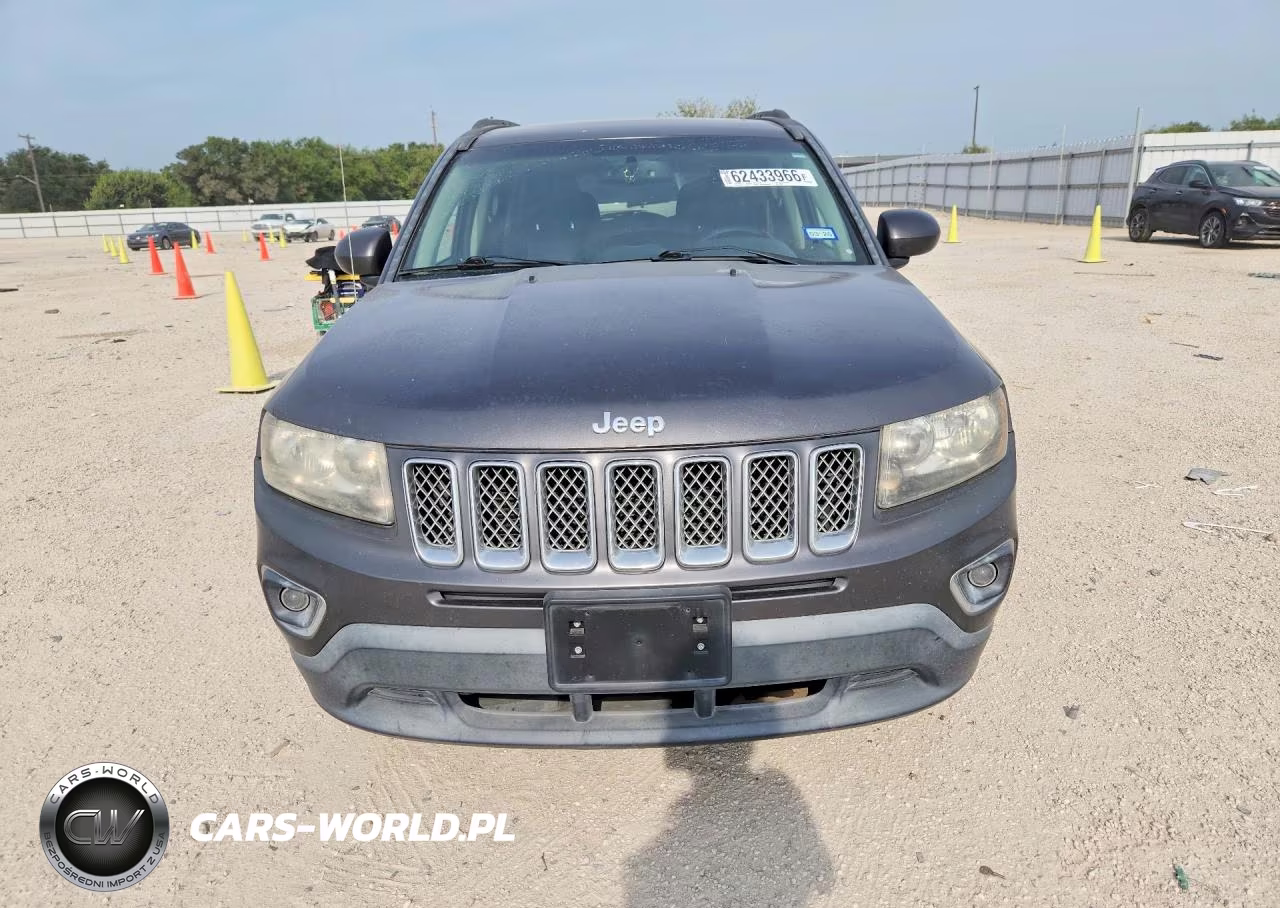 2015 Jeep Compass Latitude VIN:1C4NJCEA7FD373270 - 5