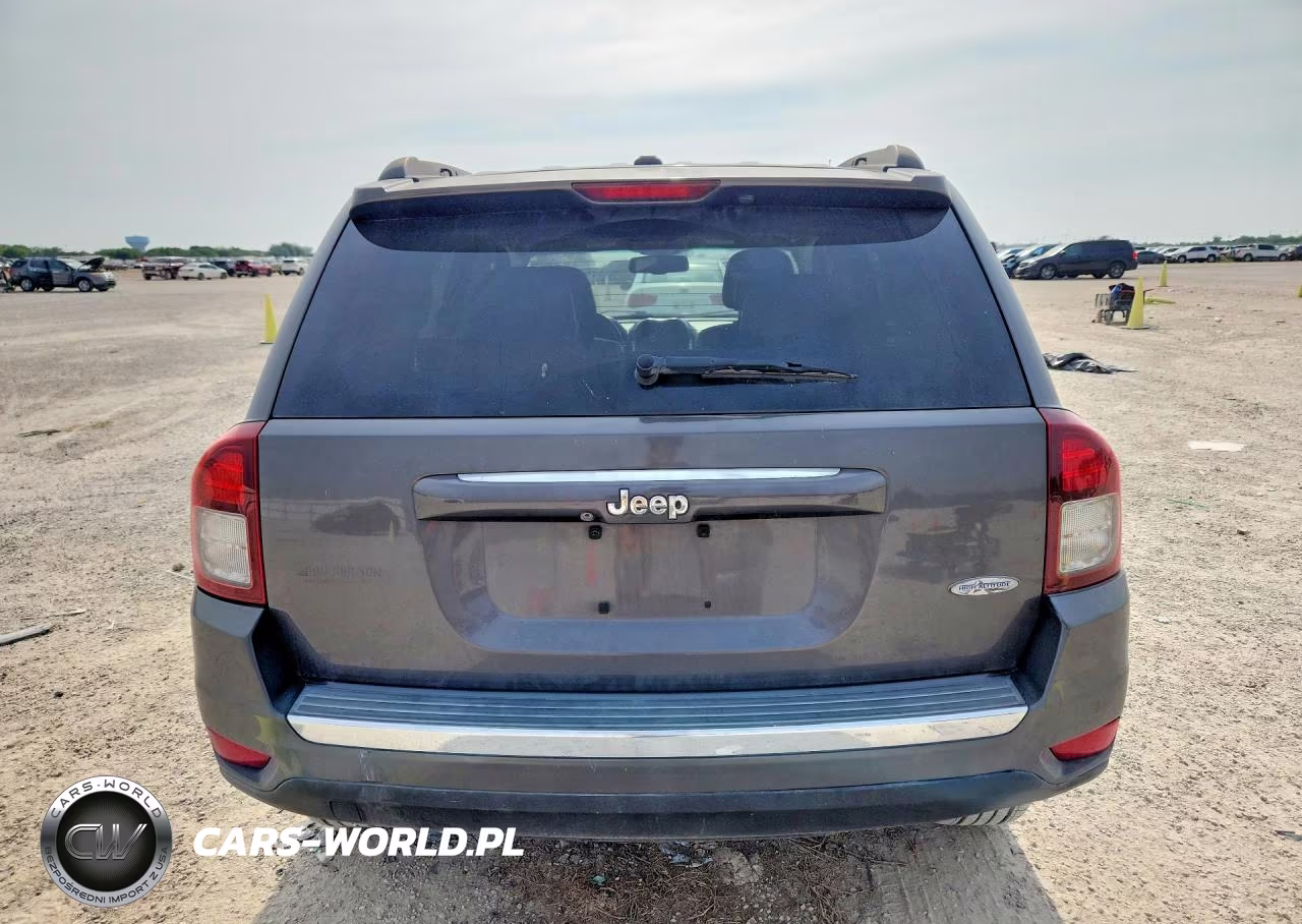 2015 Jeep Compass Latitude VIN:1C4NJCEA7FD373270 - 6