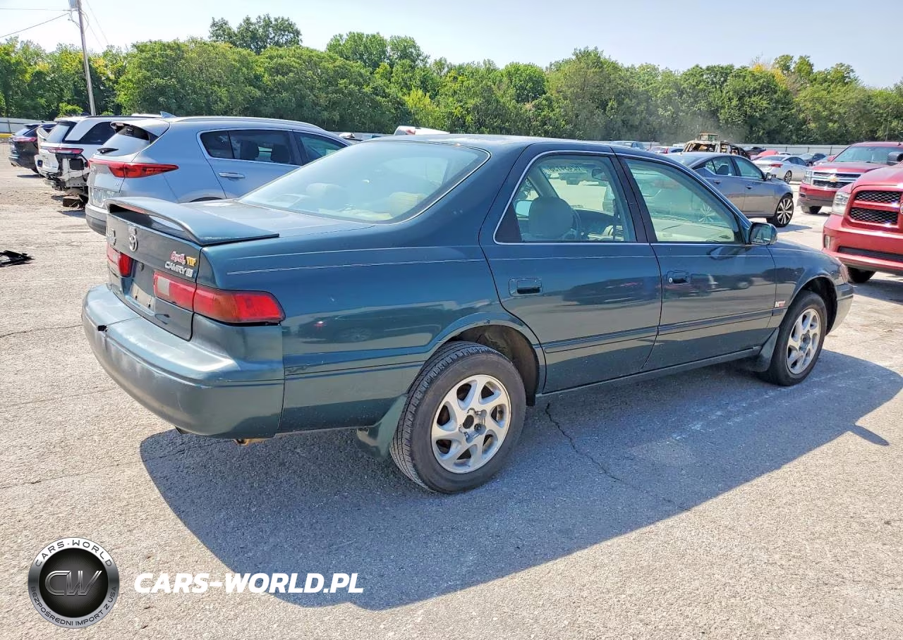 1998 Toyota Camry Le VIN:JT2BG22K4W0118620 - 3