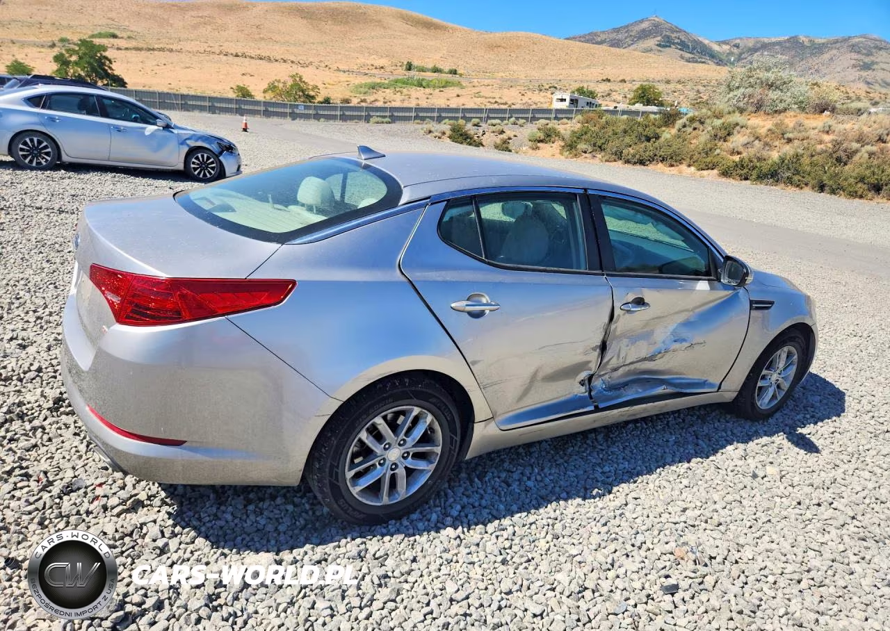 2012 Kia Optima Lx VIN:5XXGM4A70CG029152 - 3