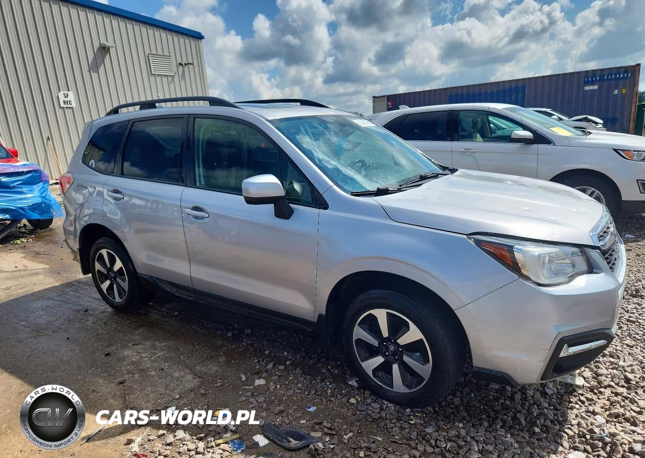 2017 Subaru Forester 2.5I Premium VIN:JF2SJAEC8HH802860 - 4