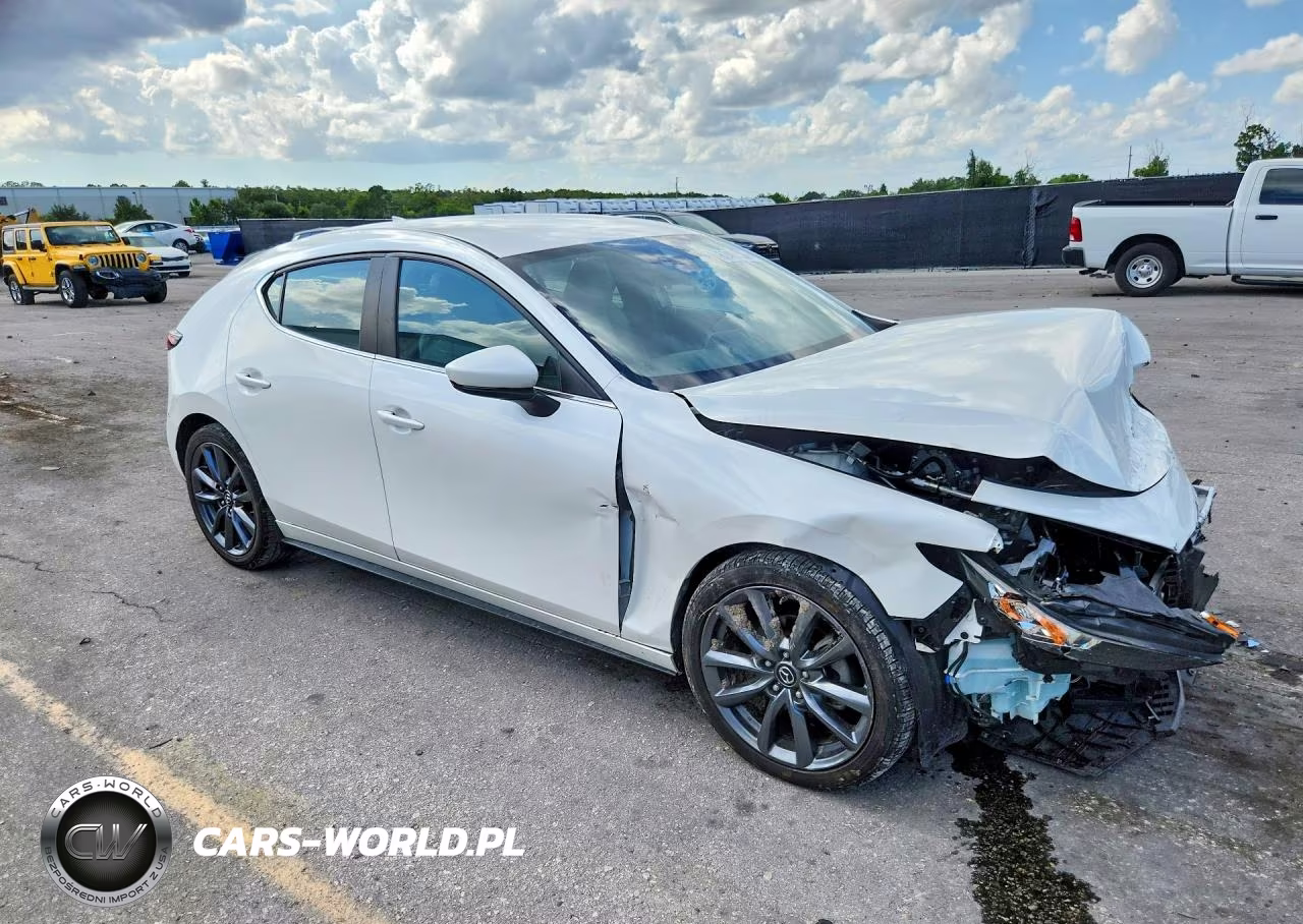 2019 Mazda 3 Preferred VIN:JM1BPAMM3K1140158 - 4