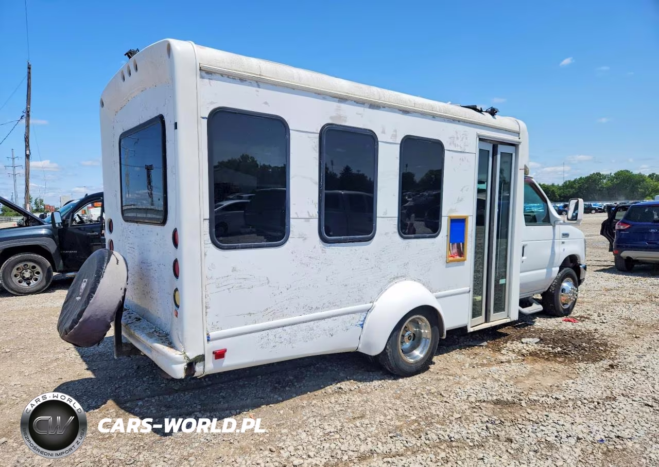 2013 Ford Econoline E350 Super Duty Cutaway Van VIN:1FDWE3FL0DDA25182 - 3