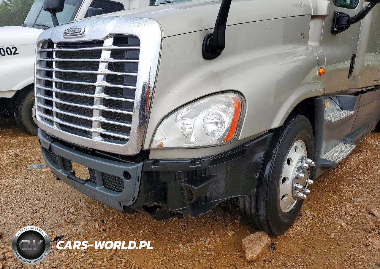 2015 Freightliner Cascadia Semi Truck VIN:3AKJGLBG0FSGB6134 - 13