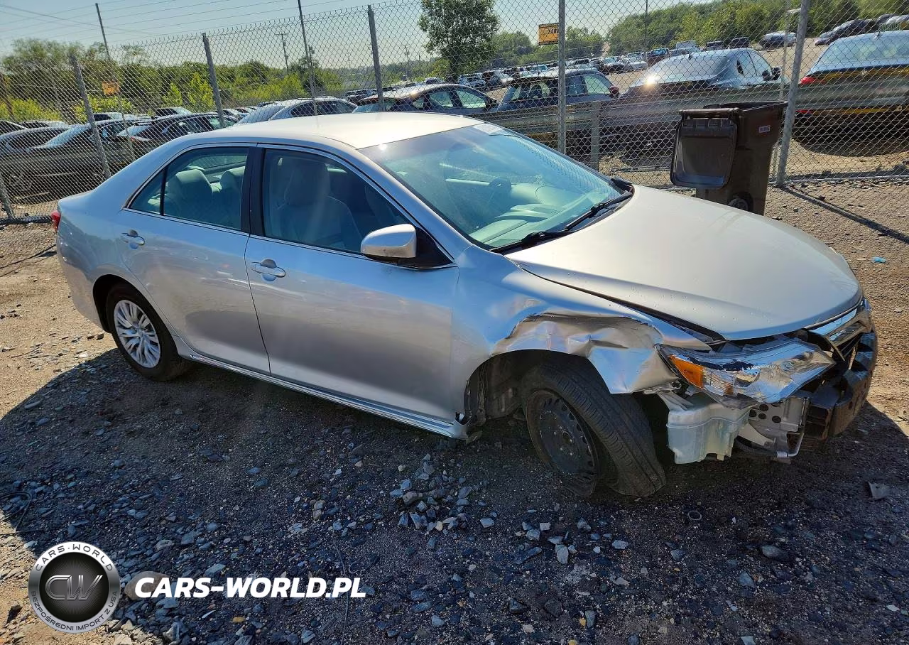 2014 Toyota Camry Le VIN:4T4BF1FK1ER414413 - 4