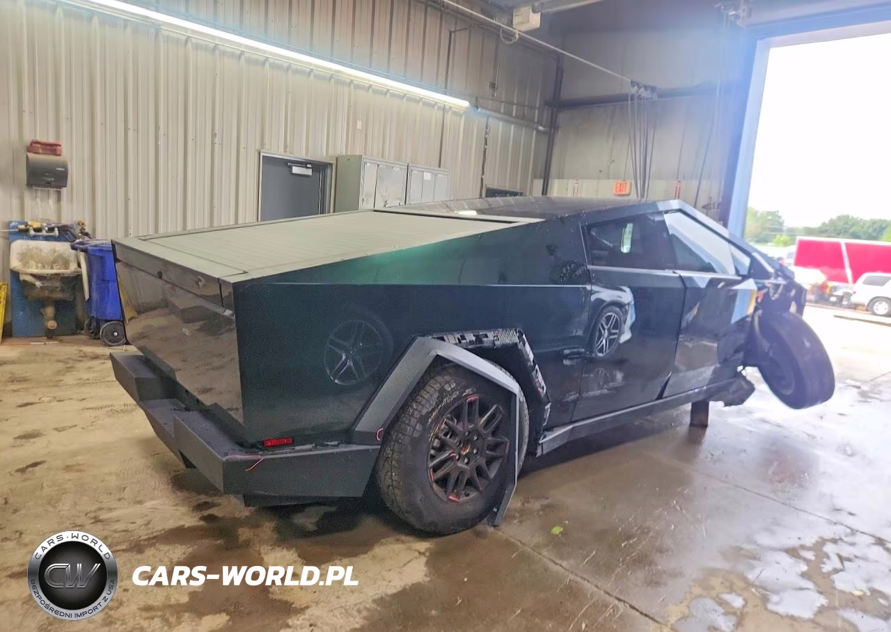 2025 Tesla Cybertruck VIN:7G2CEHEE7SA062365 - 3