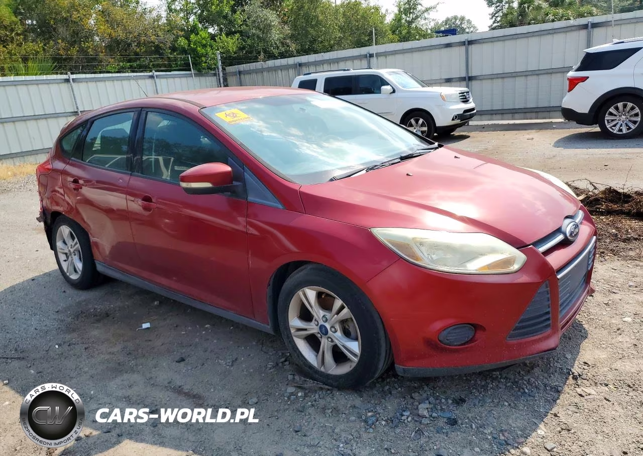 2014 Ford Focus Se VIN:1FADP3K2XEL324436 - 4