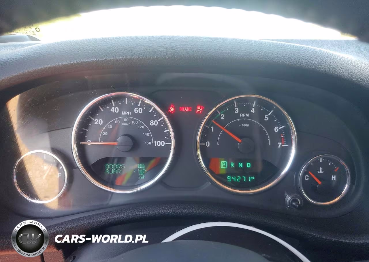 2016 Jeep Wrangler Unlimited Sport VIN:1C4BJWDG3GL255928 - 9