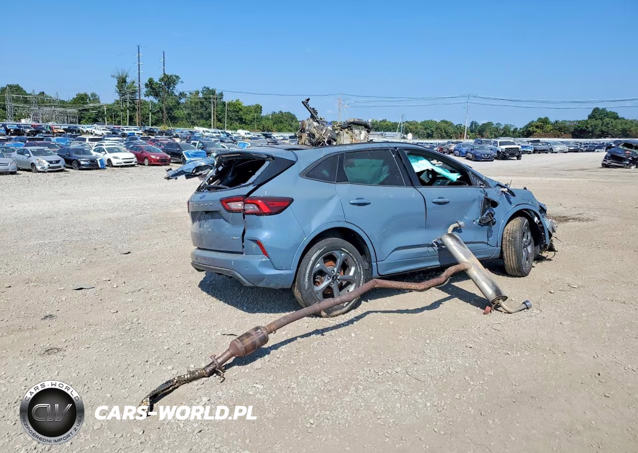 2023 Ford Escape St Line VIN:1FMCU9MN3PUB16738 - 3