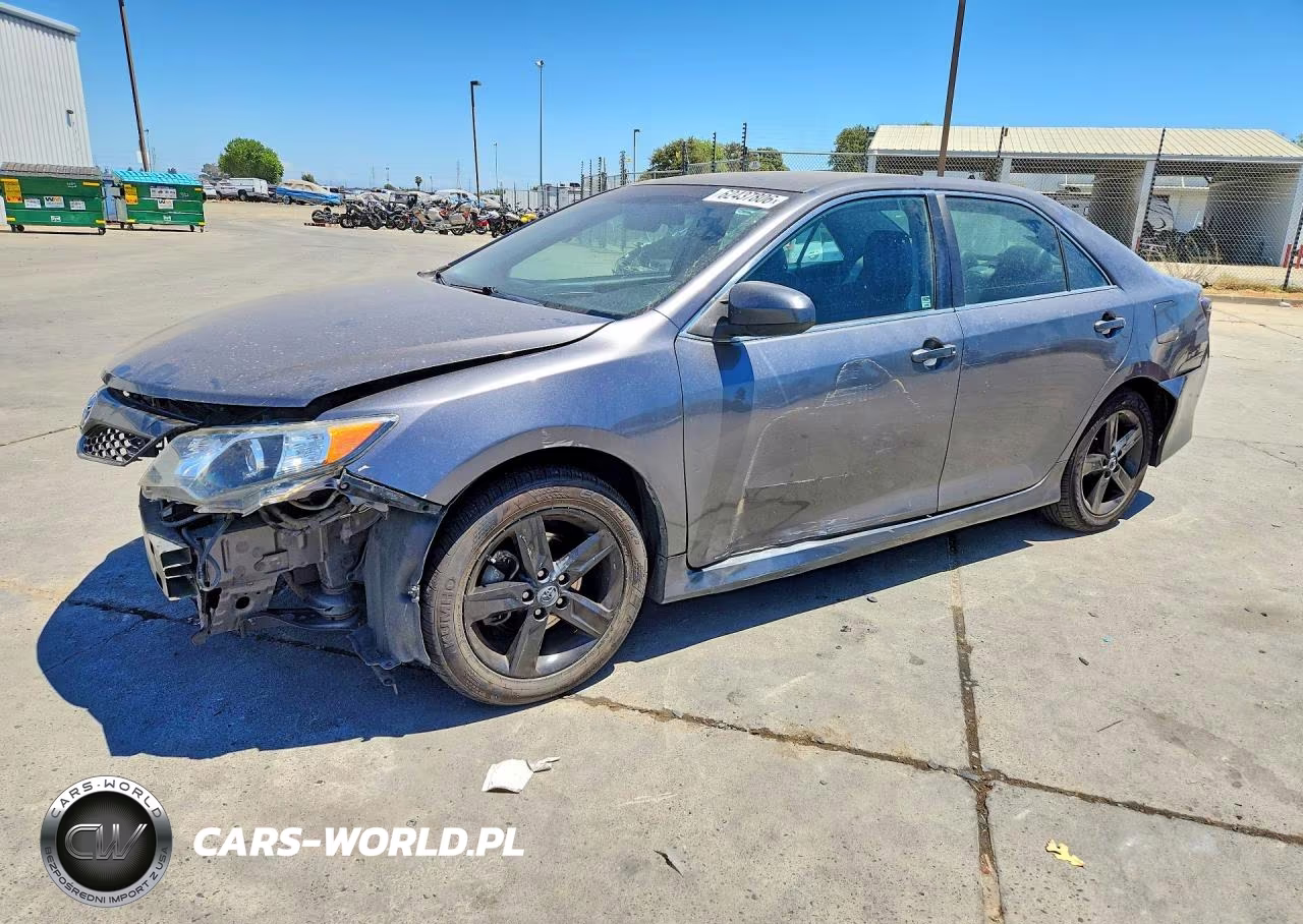 2014 Toyota Camry Se – zdjęcie 1 z 13