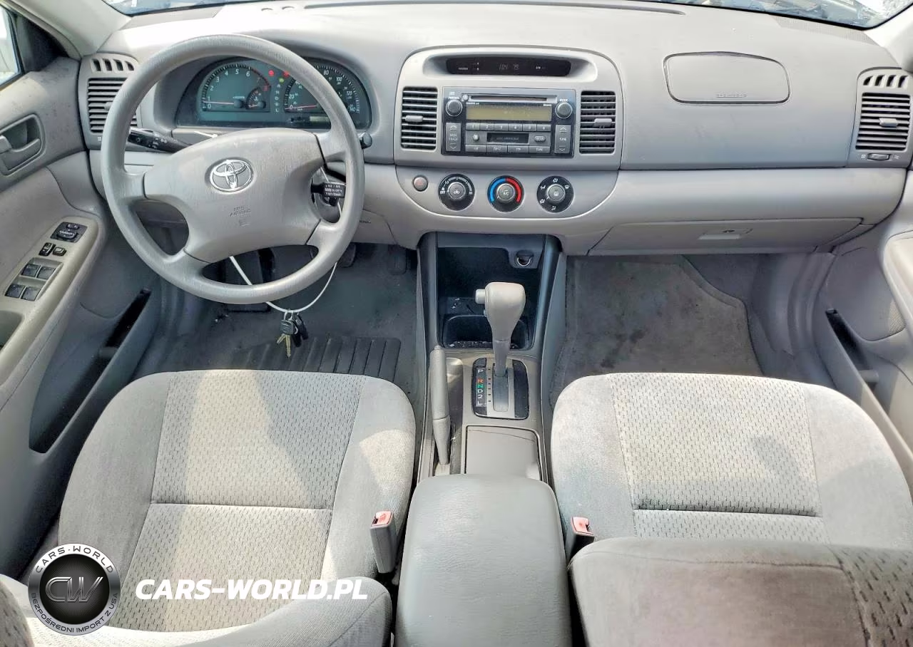 2003 Toyota Camry Le VIN:4T1BE32K43U202665 - 8