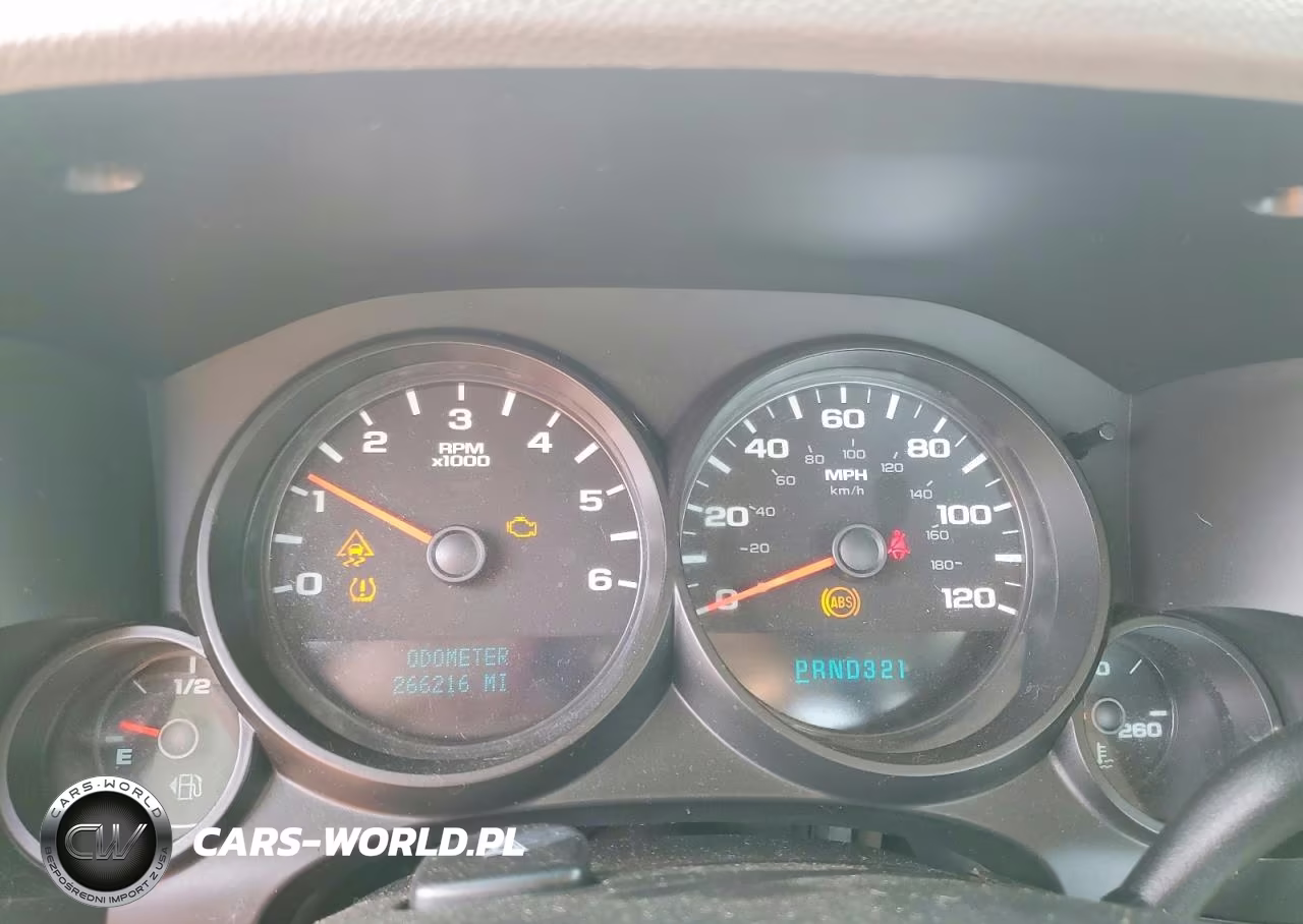 2010 Chevrolet Silverado C1500 VIN:1GCPCPEA2AZ213058 - 9
