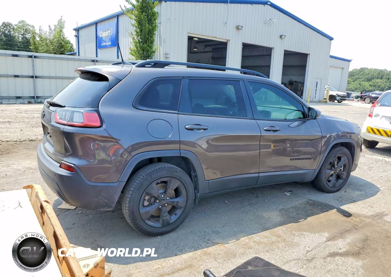 2019 Jeep Cherokee Latitude Plus VIN:1C4PJLLXXKD300856 - 3