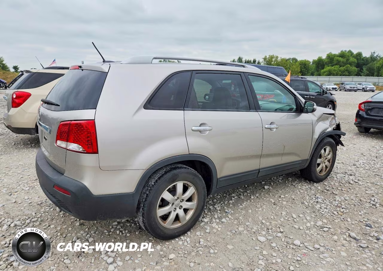 2013 Kia Sorento Lx VIN:5XYKT3A6XDG347713 - 3