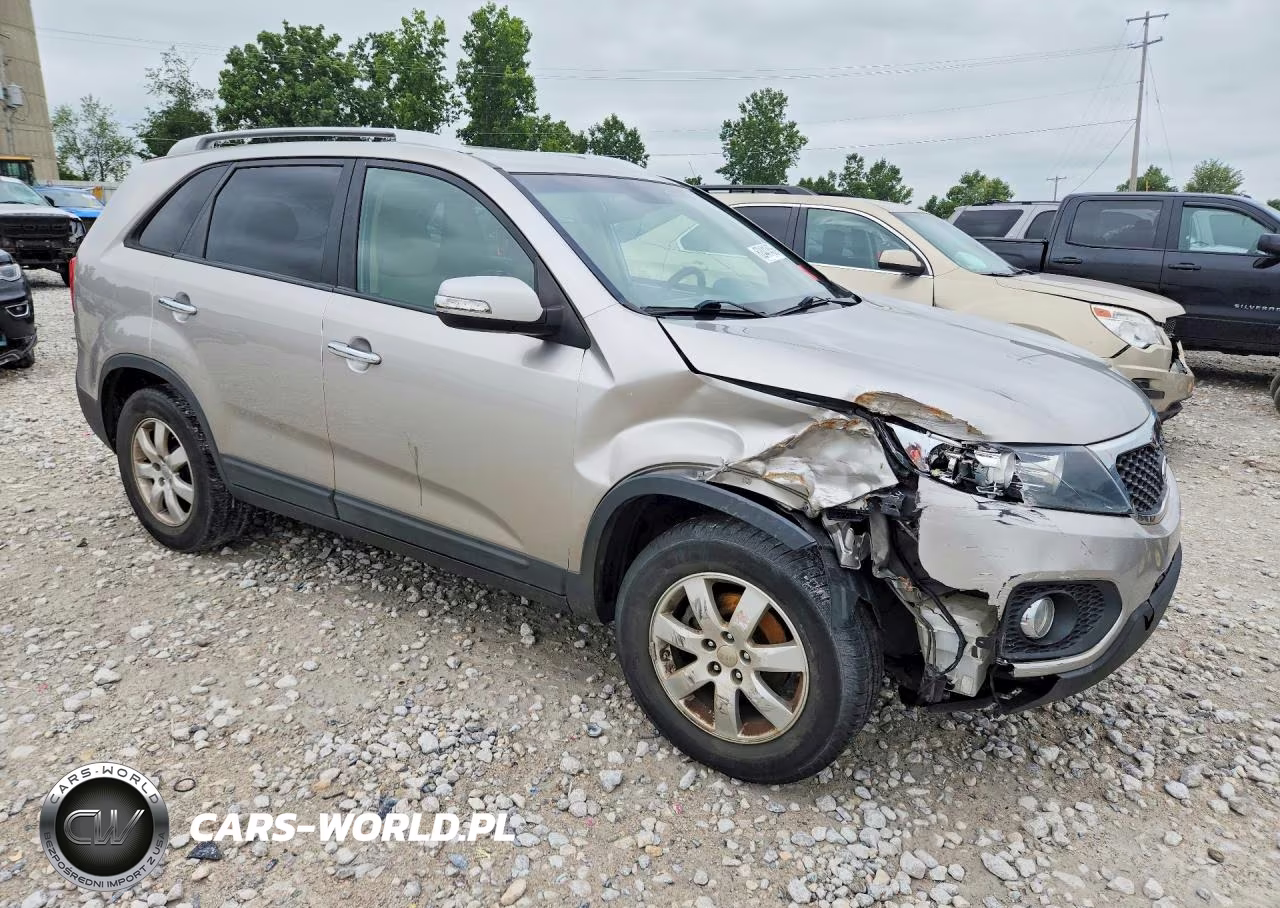 2013 Kia Sorento Lx VIN:5XYKT3A6XDG347713 - 4