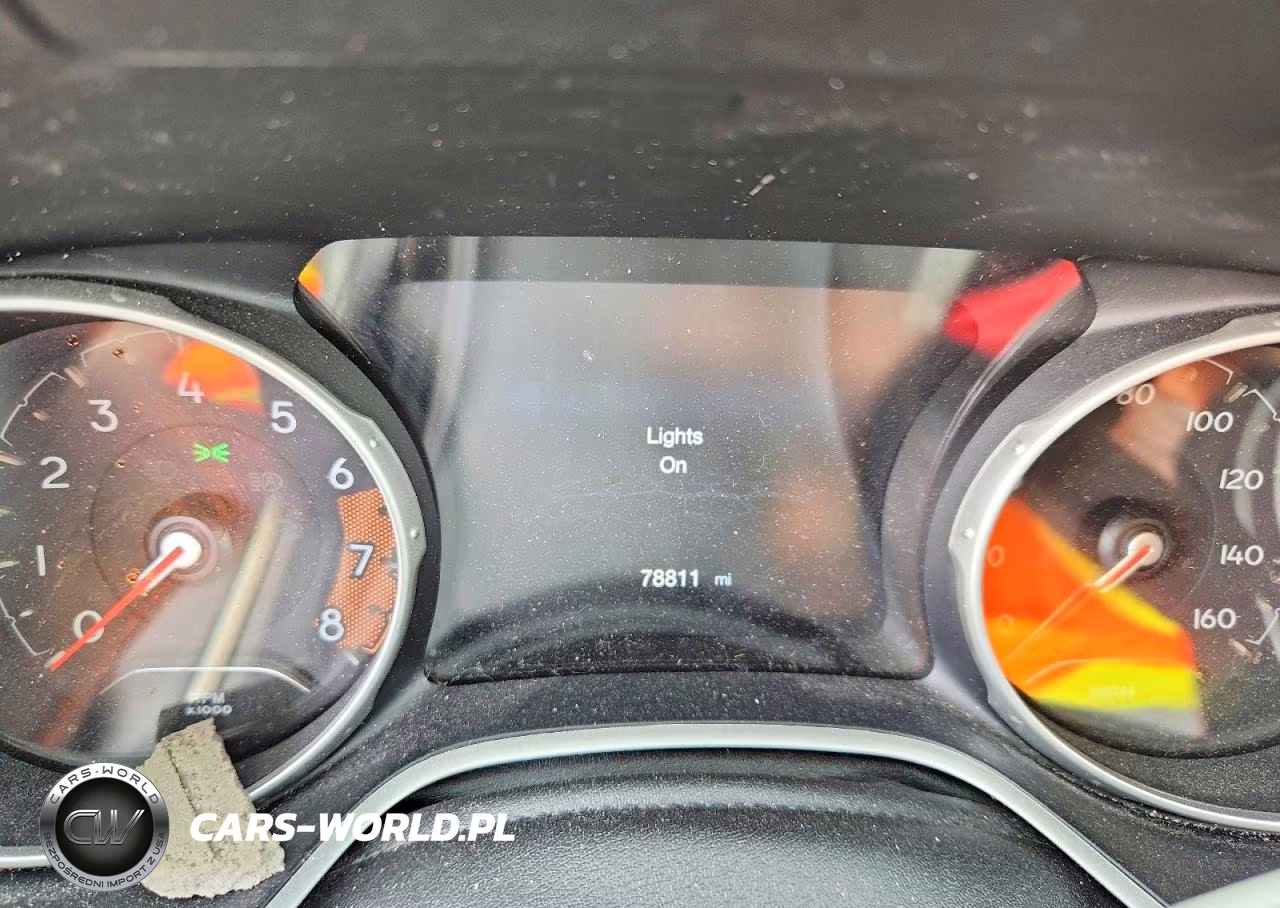 2018 Jeep Compass Latitude VIN:3C4NJDBBXJT342424 - 9