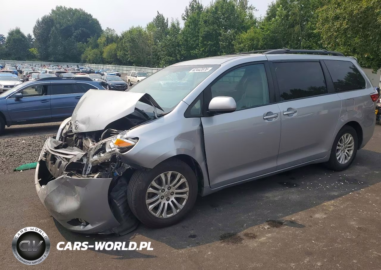 2015 Toyota Sienna Xle 8-Passenger