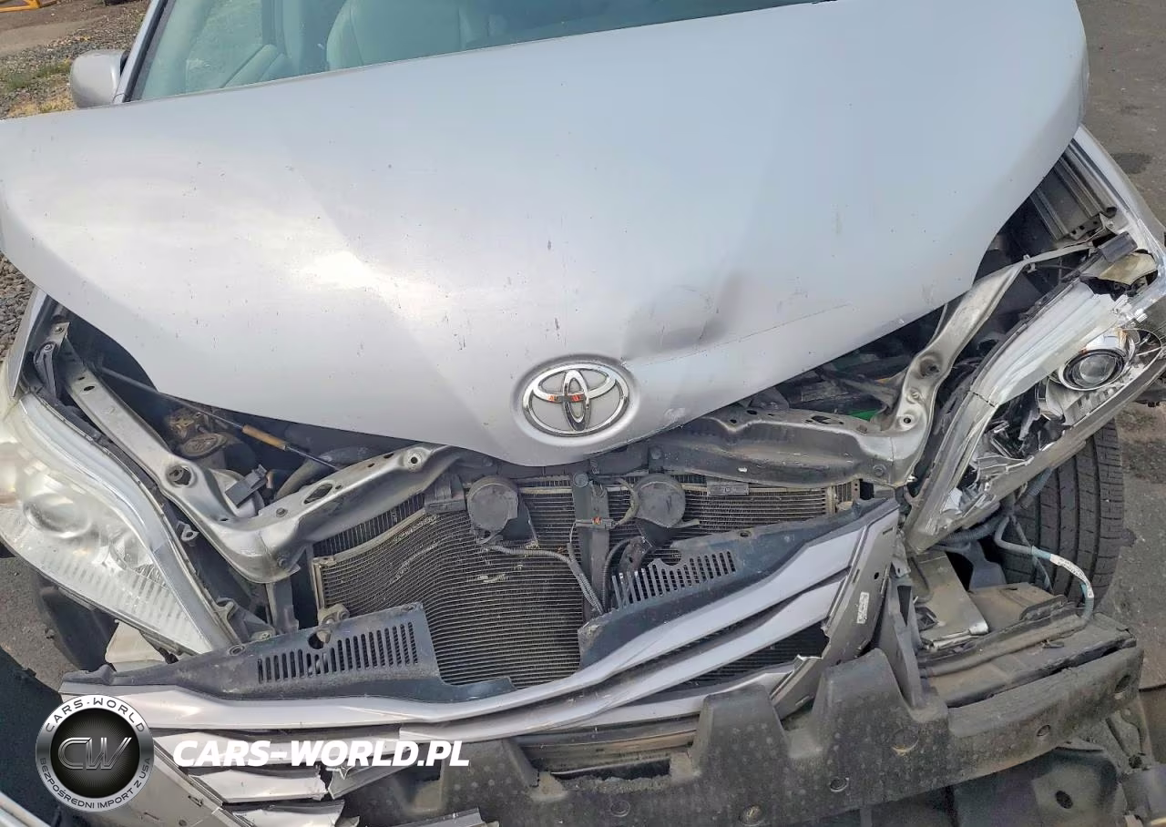 2015 Toyota Sienna Xle 8-Passenger VIN:5TDYK3DC2FS600009 - 11