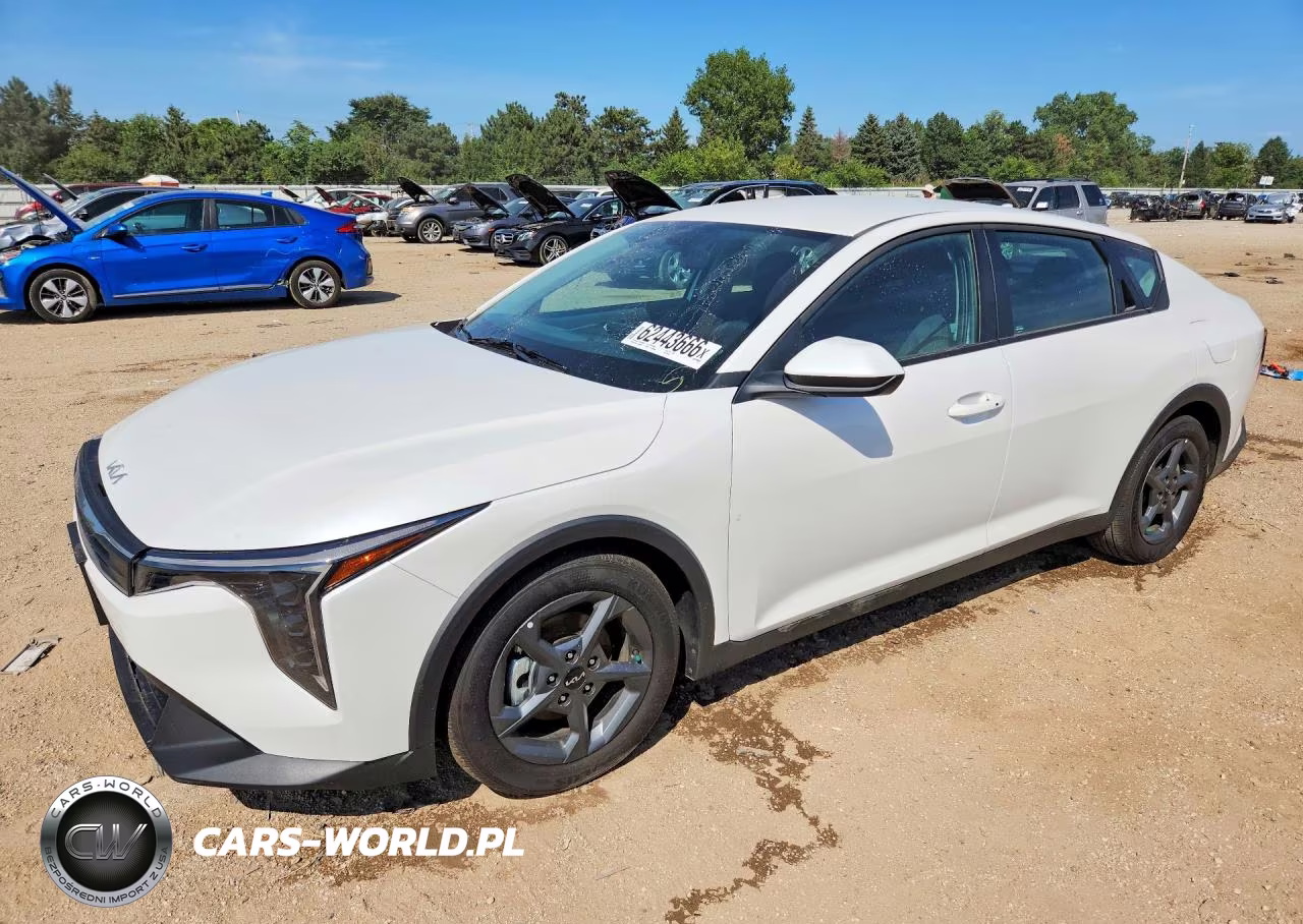 2025 Kia K4 Lxs – zdjęcie 1 z 12