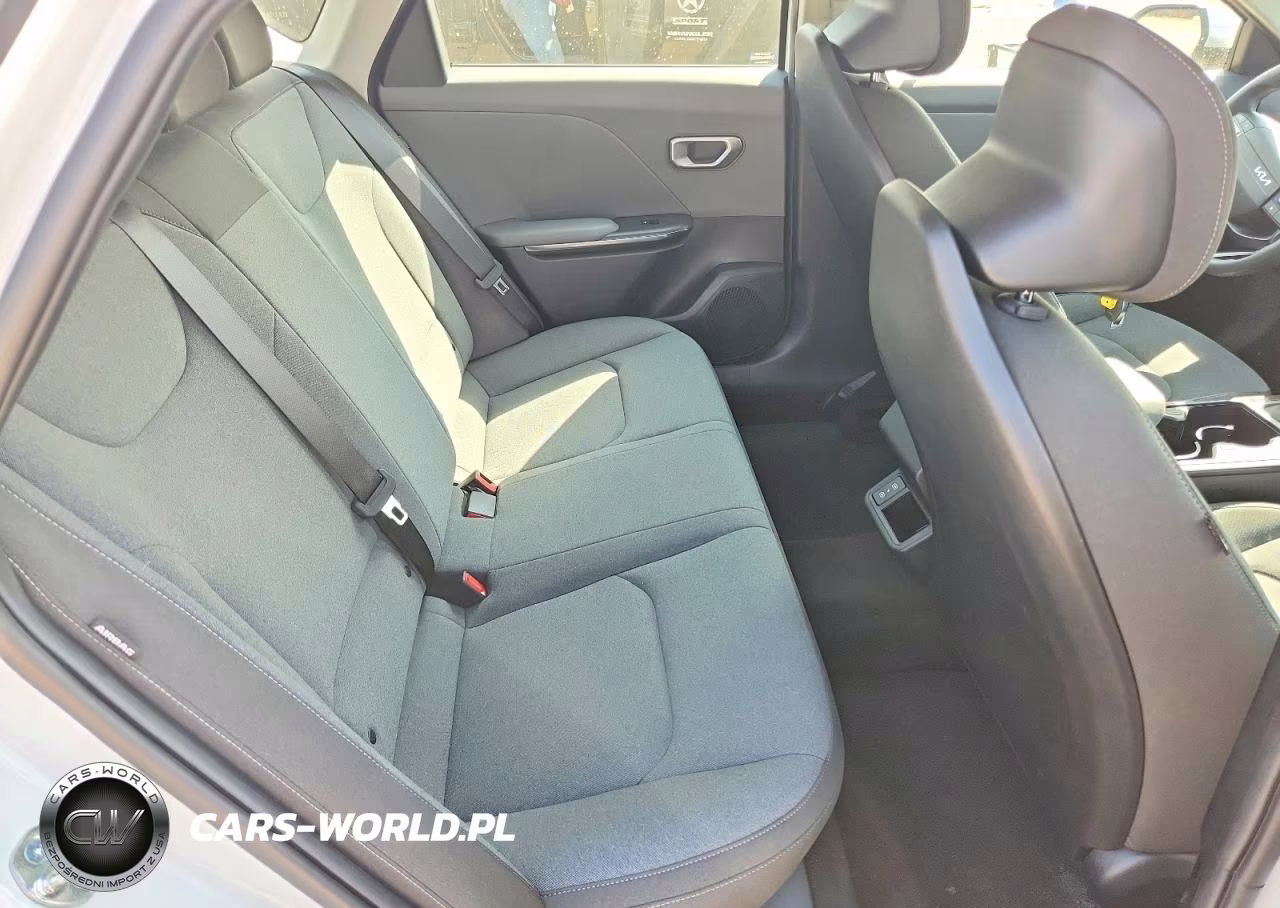 2025 Kia K4 Lxs VIN:3KPFT4DE2SE220586 - 10