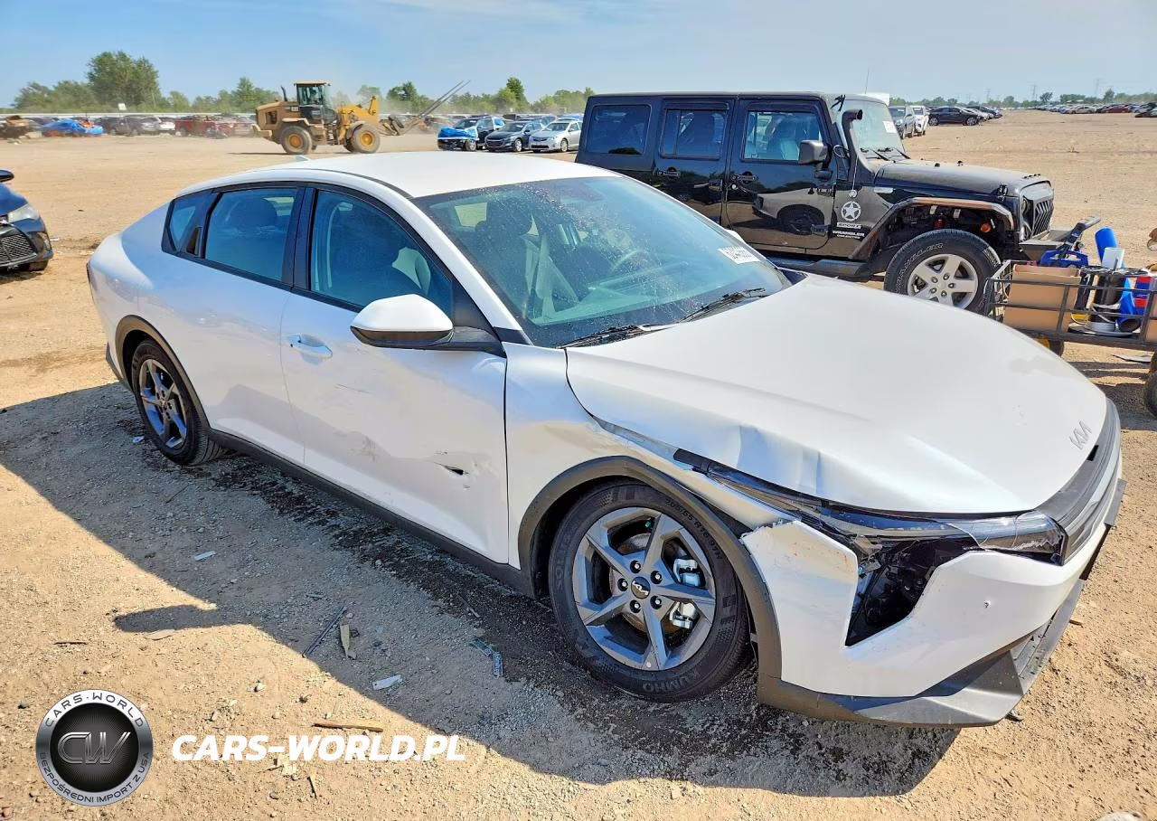 2025 Kia K4 Lxs VIN:3KPFT4DE2SE220586 - 4